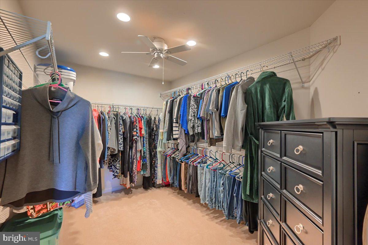 ALLWOOD MANOR - Residential