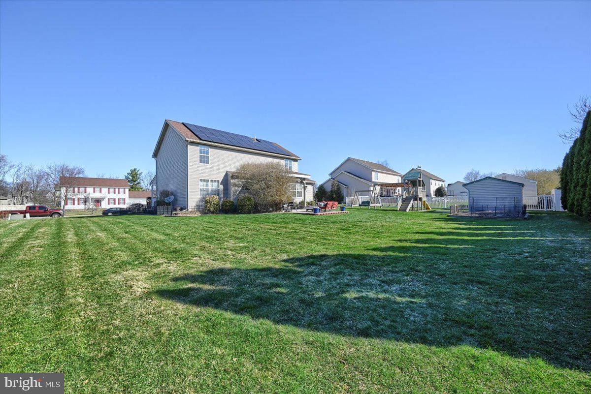 ALLWOOD MANOR - Residential