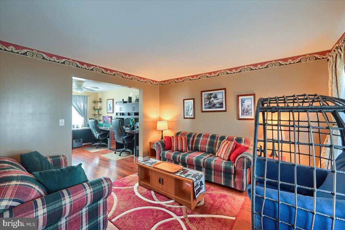 ALLWOOD MANOR - Residential