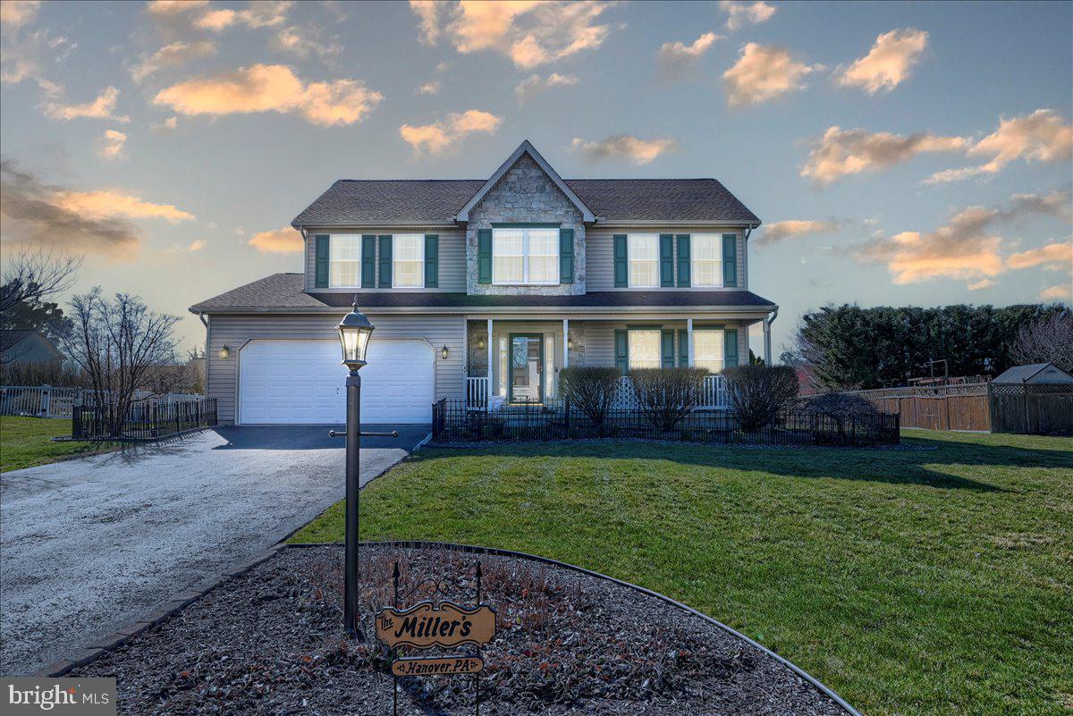 ALLWOOD MANOR - Residential