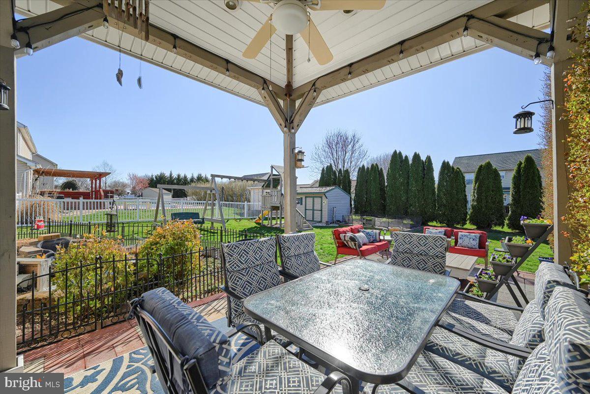 ALLWOOD MANOR - Residential