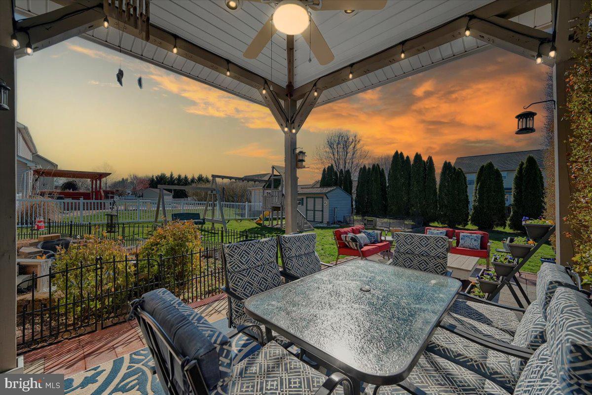 ALLWOOD MANOR - Residential