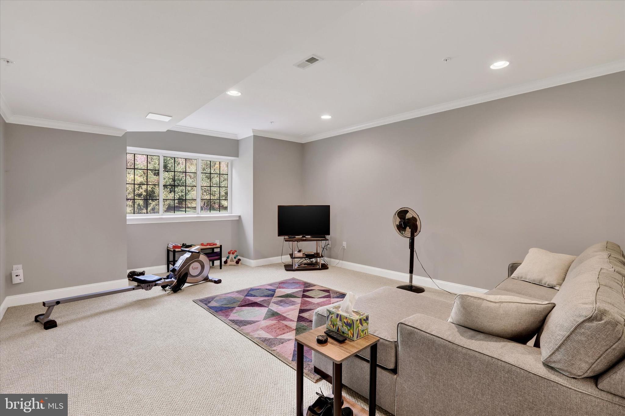 WALDEN SQUARE - Residential