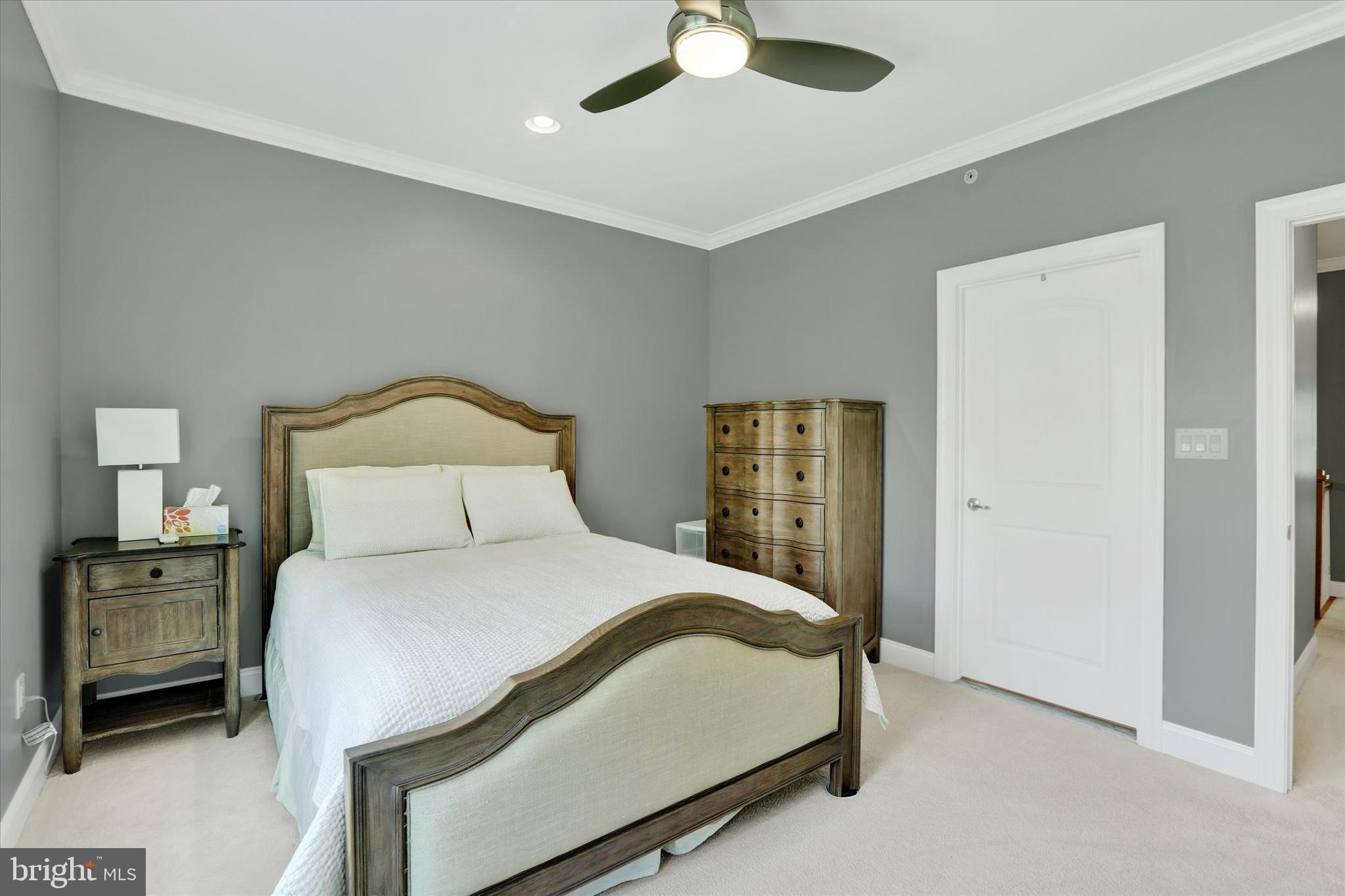 WALDEN SQUARE - Residential