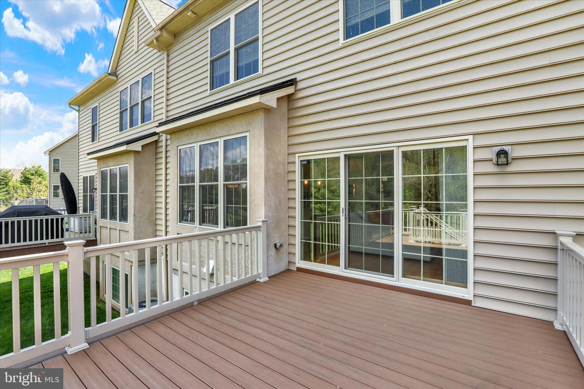 WALDEN SQUARE - Residential