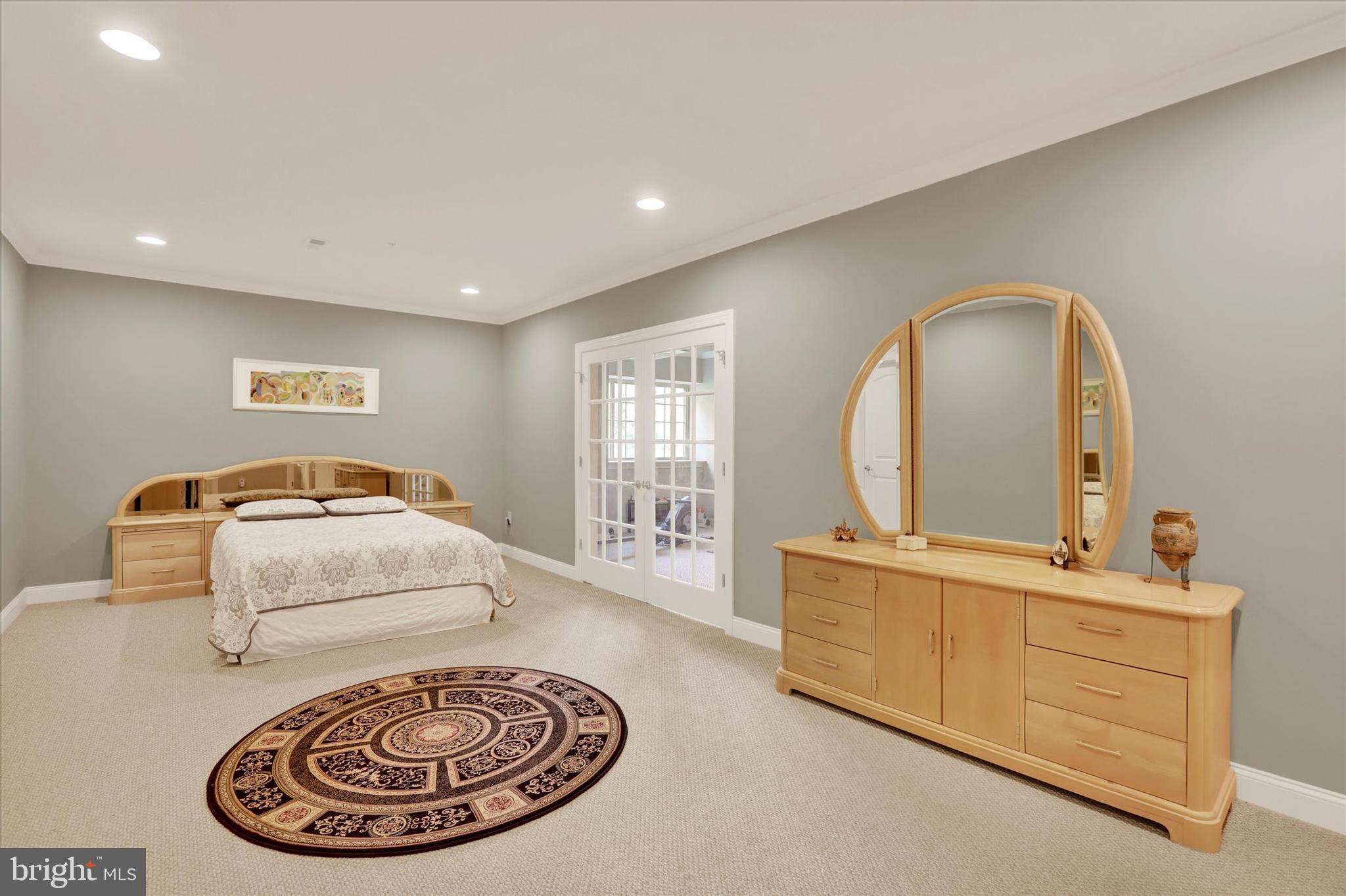 WALDEN SQUARE - Residential