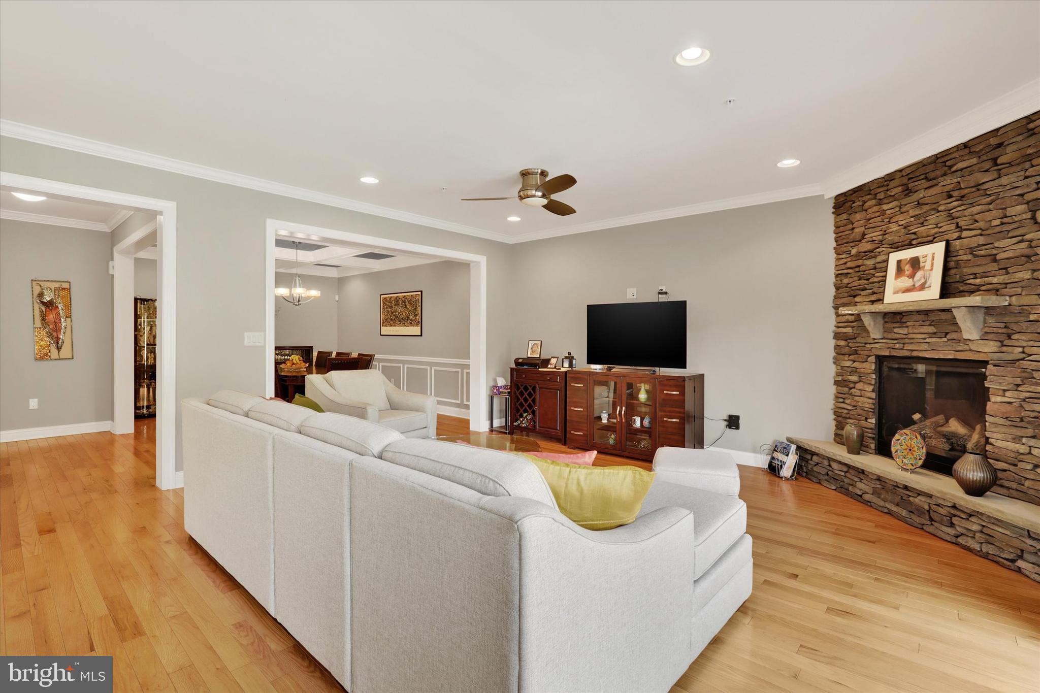 WALDEN SQUARE - Residential