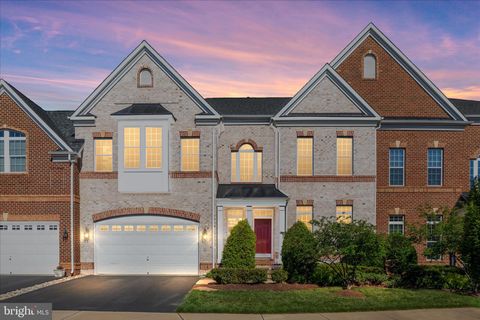 Photo of 3878 Billberry Drive, FAIRFAX, VA 22033 (MLS # VAFX2308264)