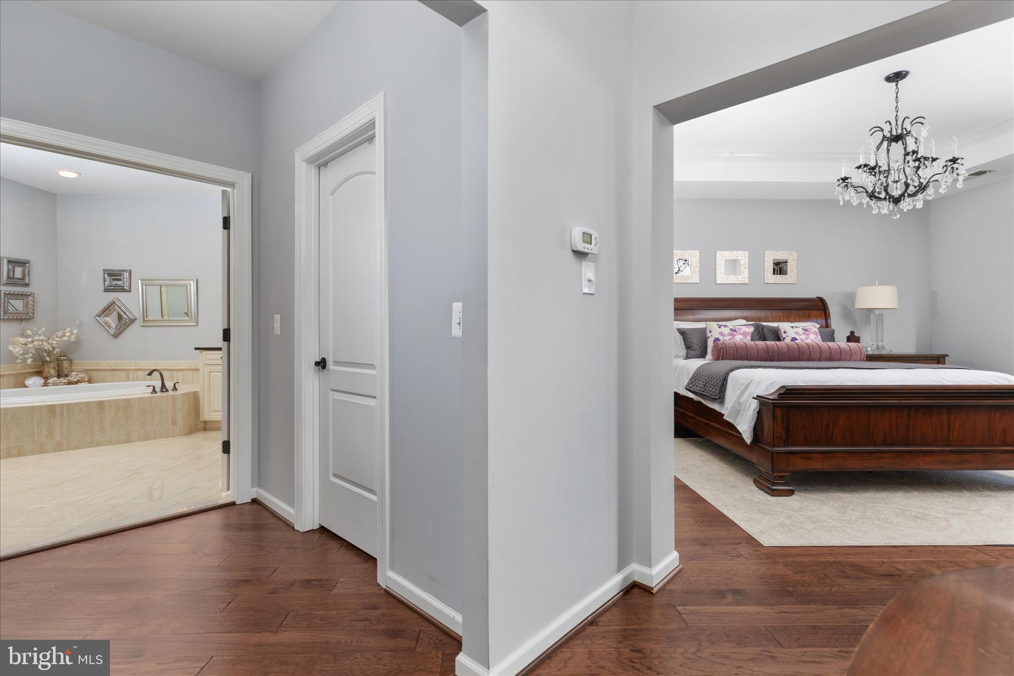KENSINGTON MANOR - Residential