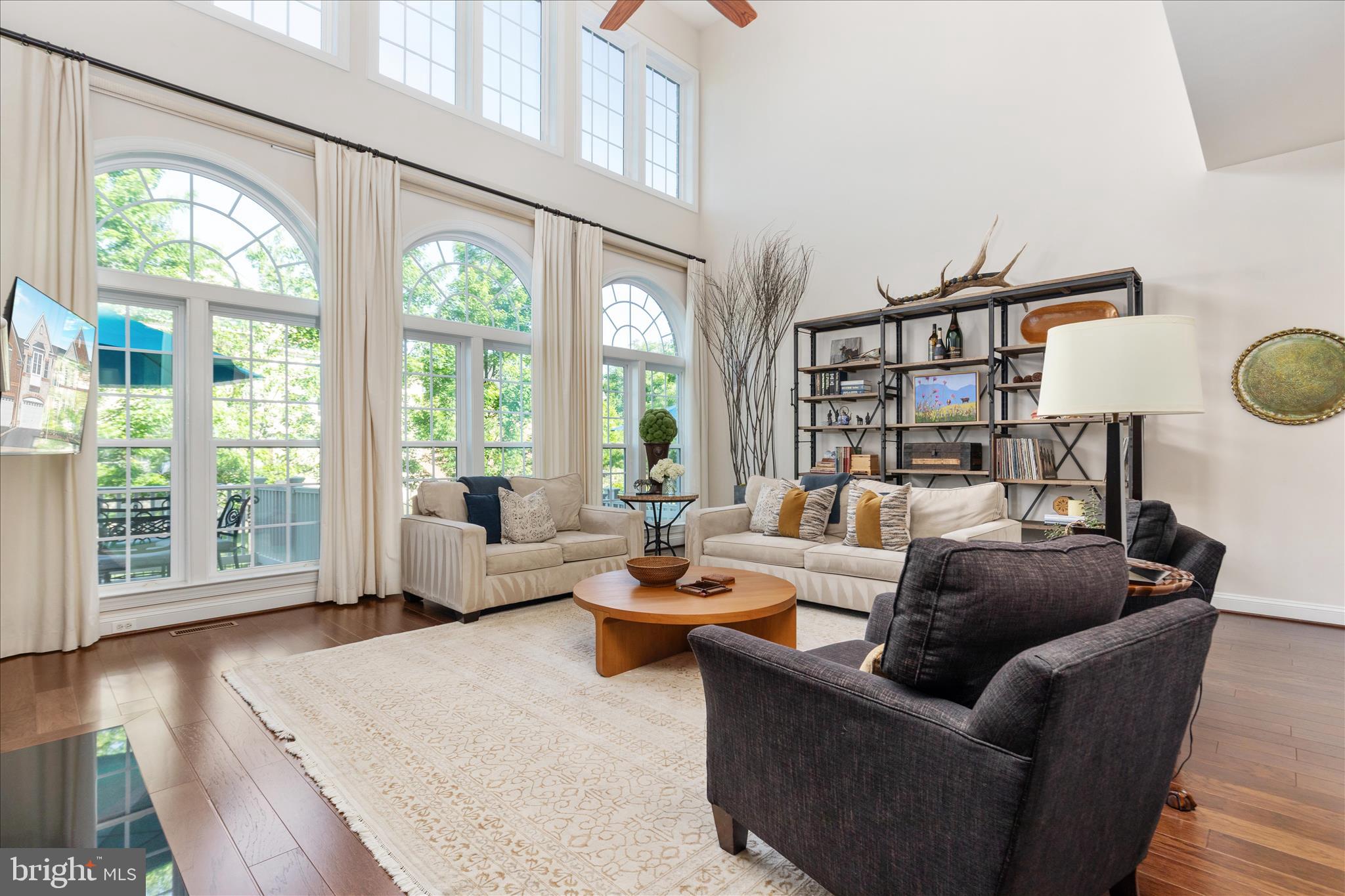 KENSINGTON MANOR - Residential