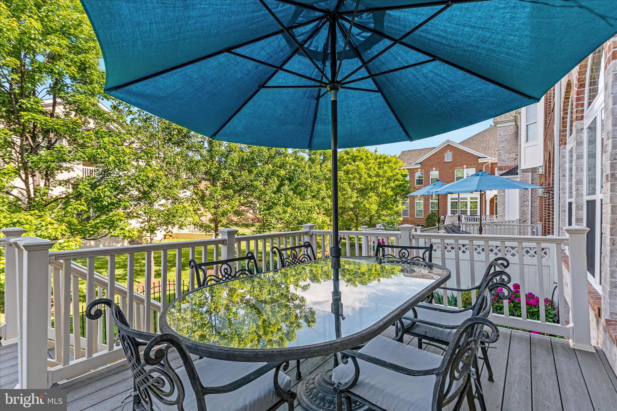 KENSINGTON MANOR - Residential