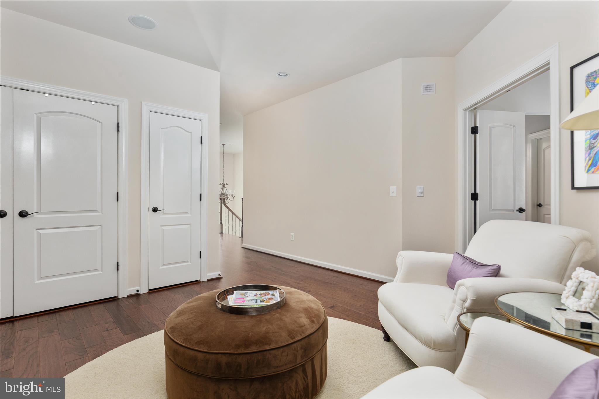 KENSINGTON MANOR - Residential
