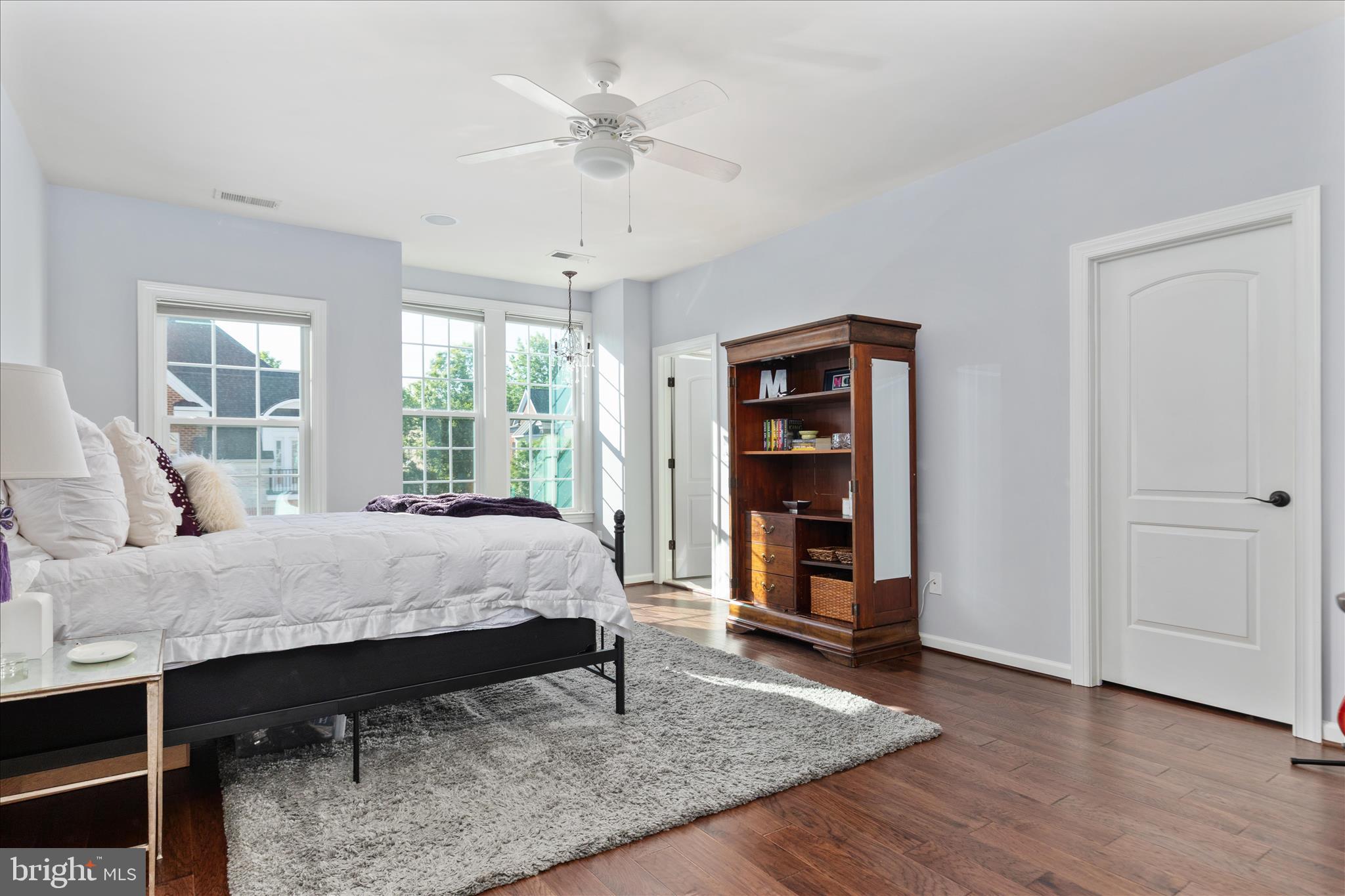 KENSINGTON MANOR - Residential