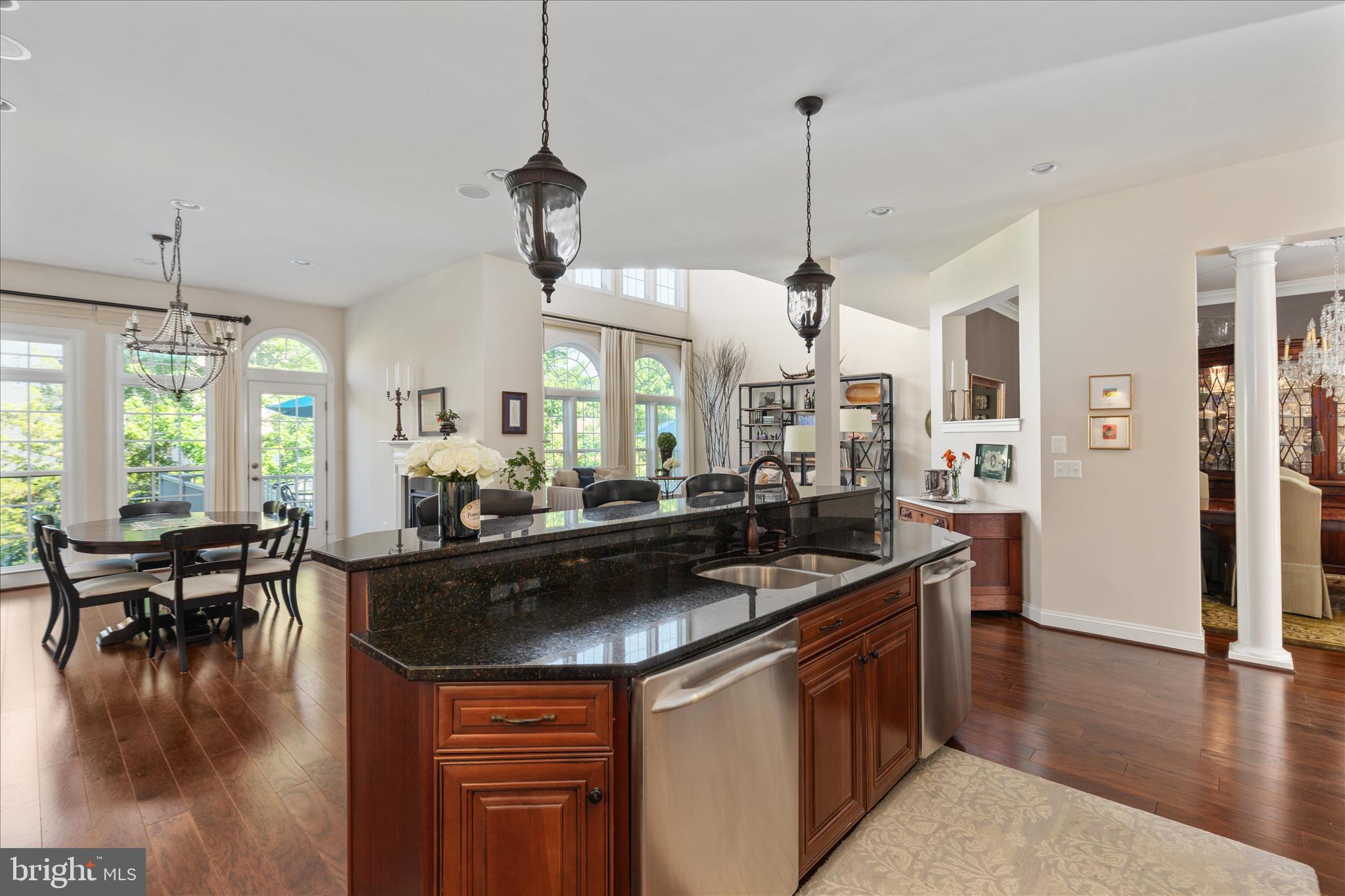 KENSINGTON MANOR - Residential