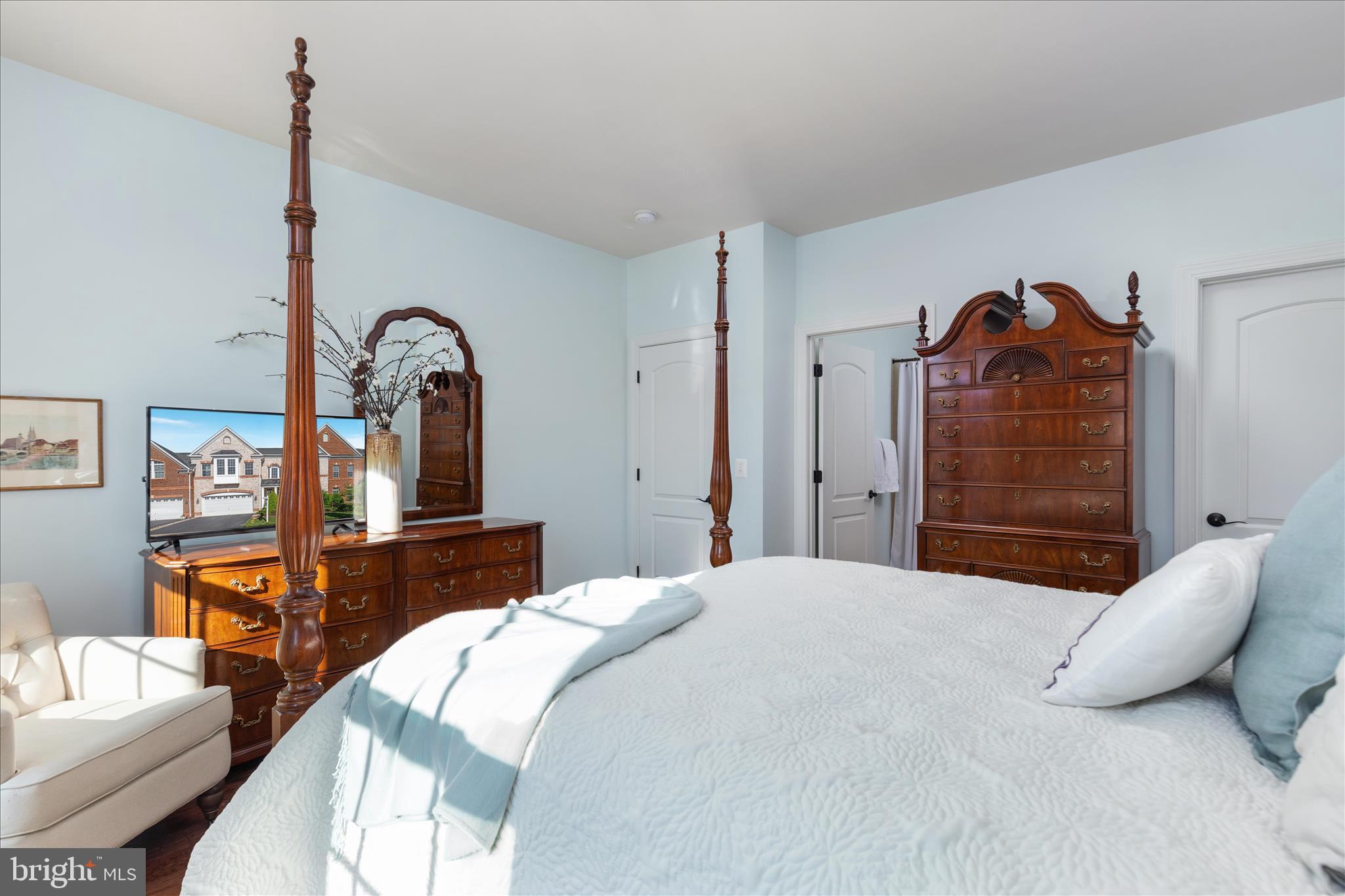 KENSINGTON MANOR - Residential