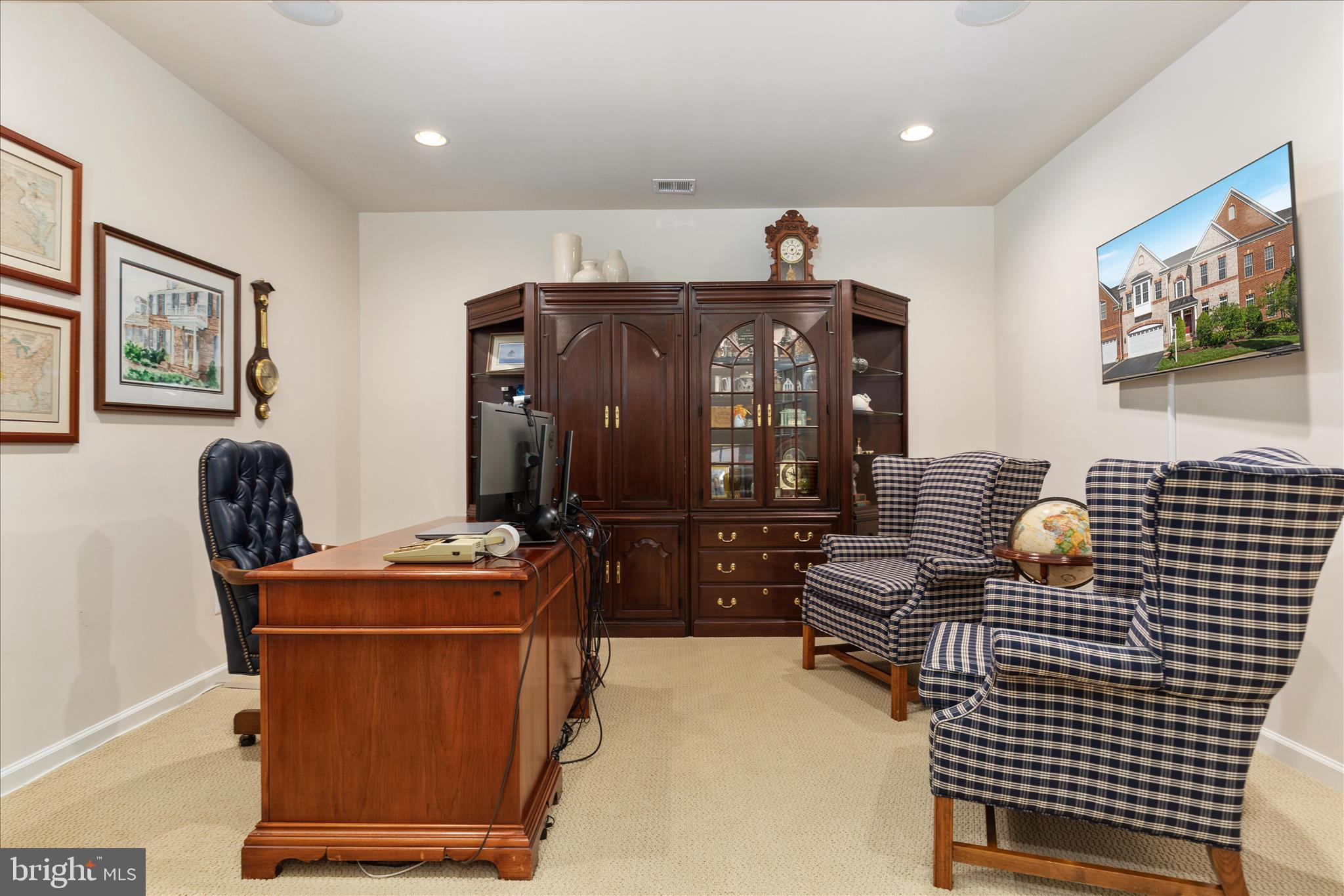 KENSINGTON MANOR - Residential