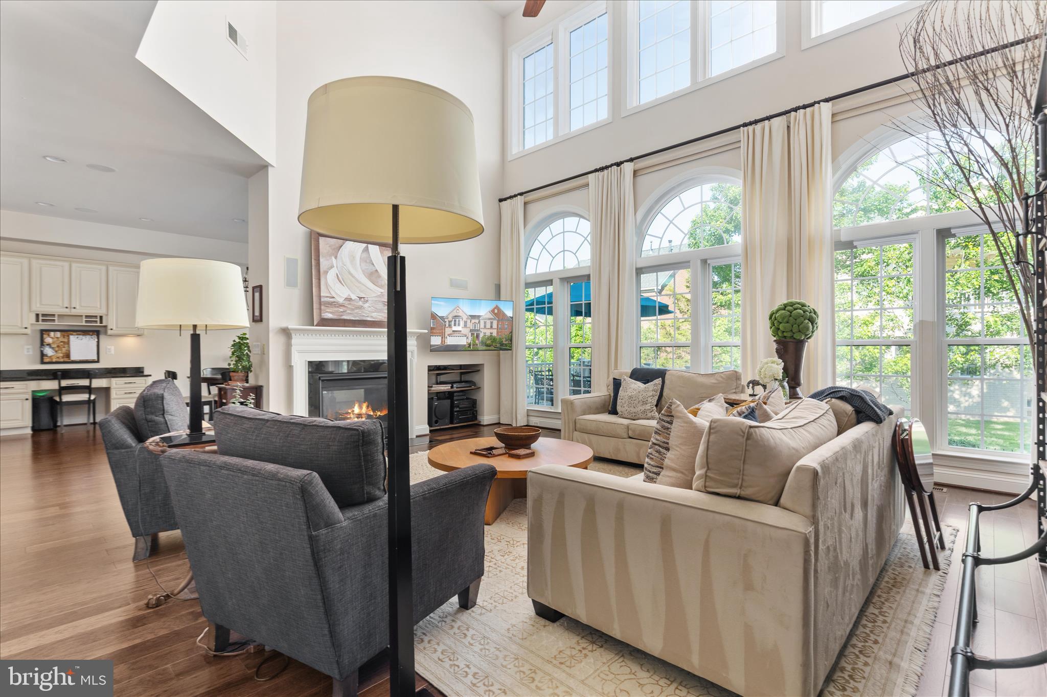 KENSINGTON MANOR - Residential