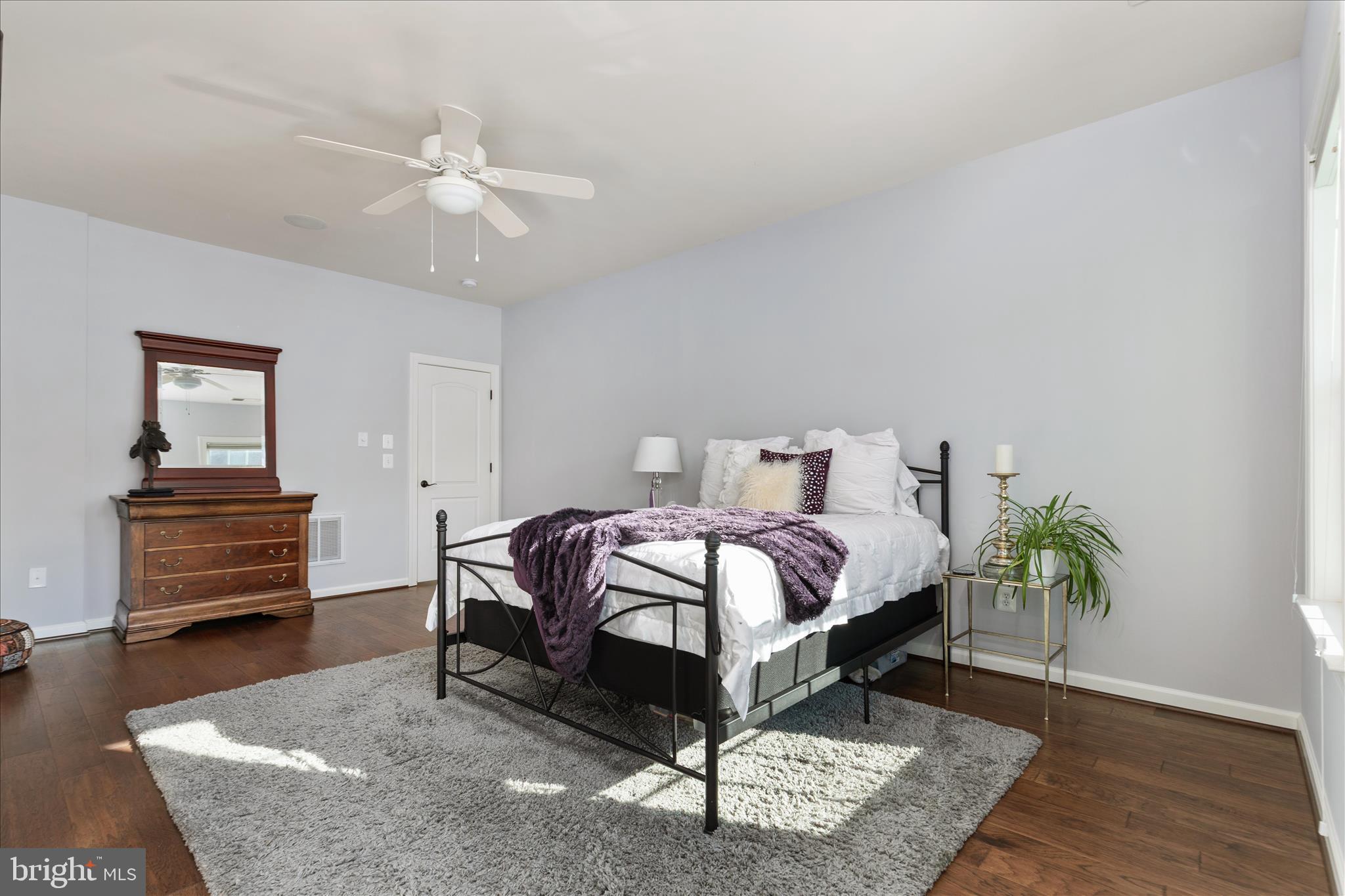 KENSINGTON MANOR - Residential