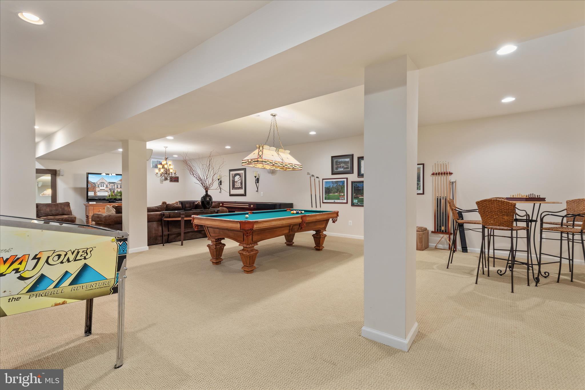 KENSINGTON MANOR - Residential