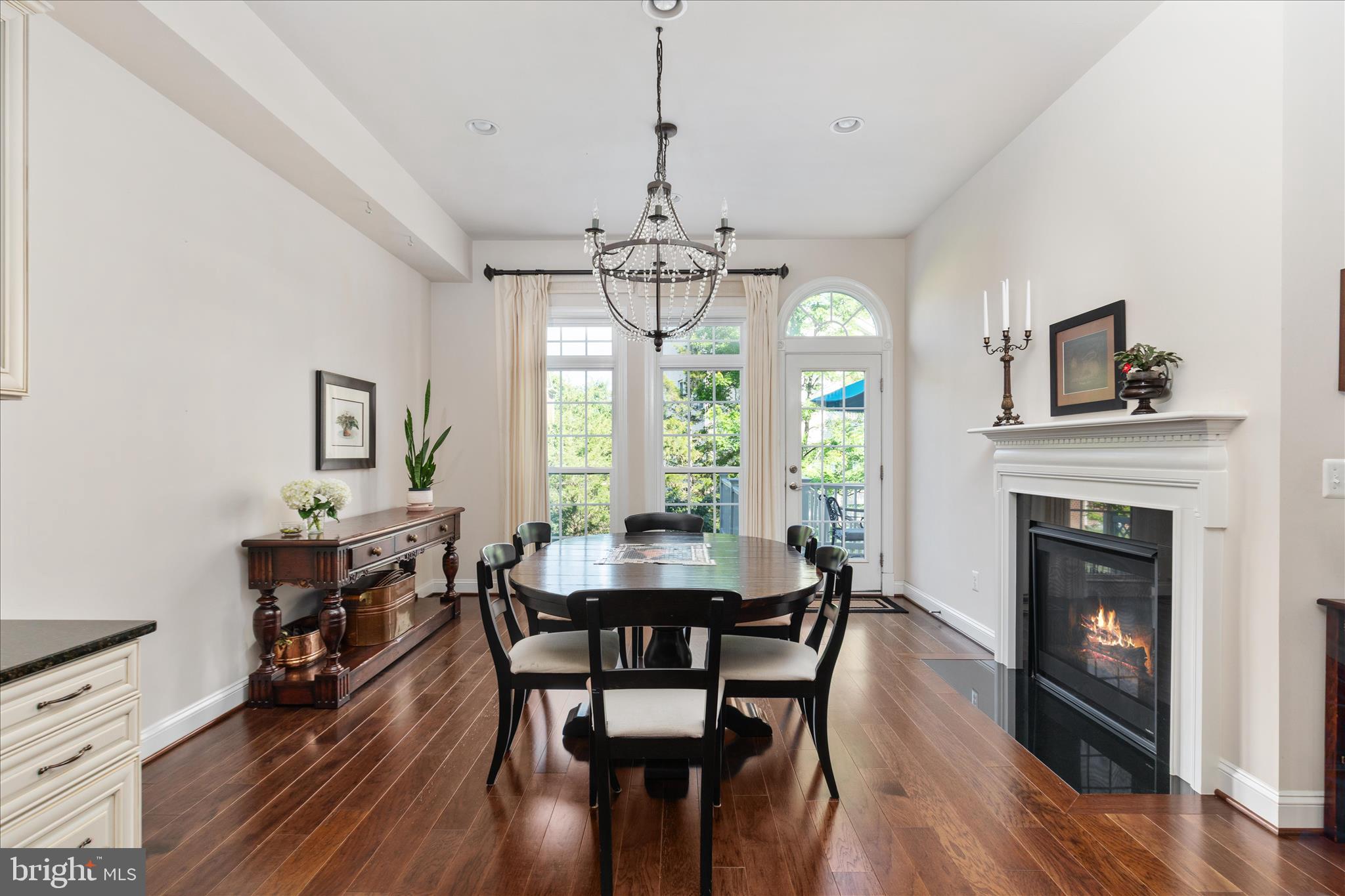 KENSINGTON MANOR - Residential