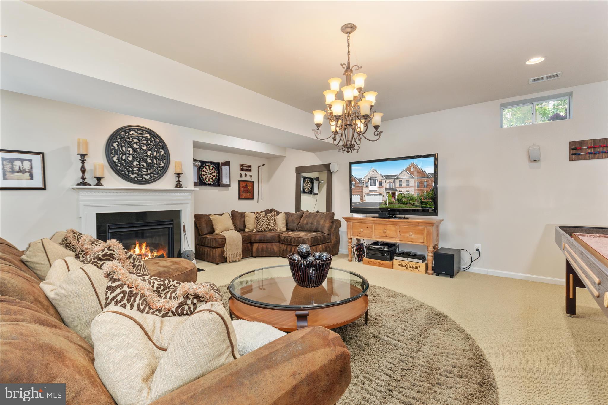 KENSINGTON MANOR - Residential