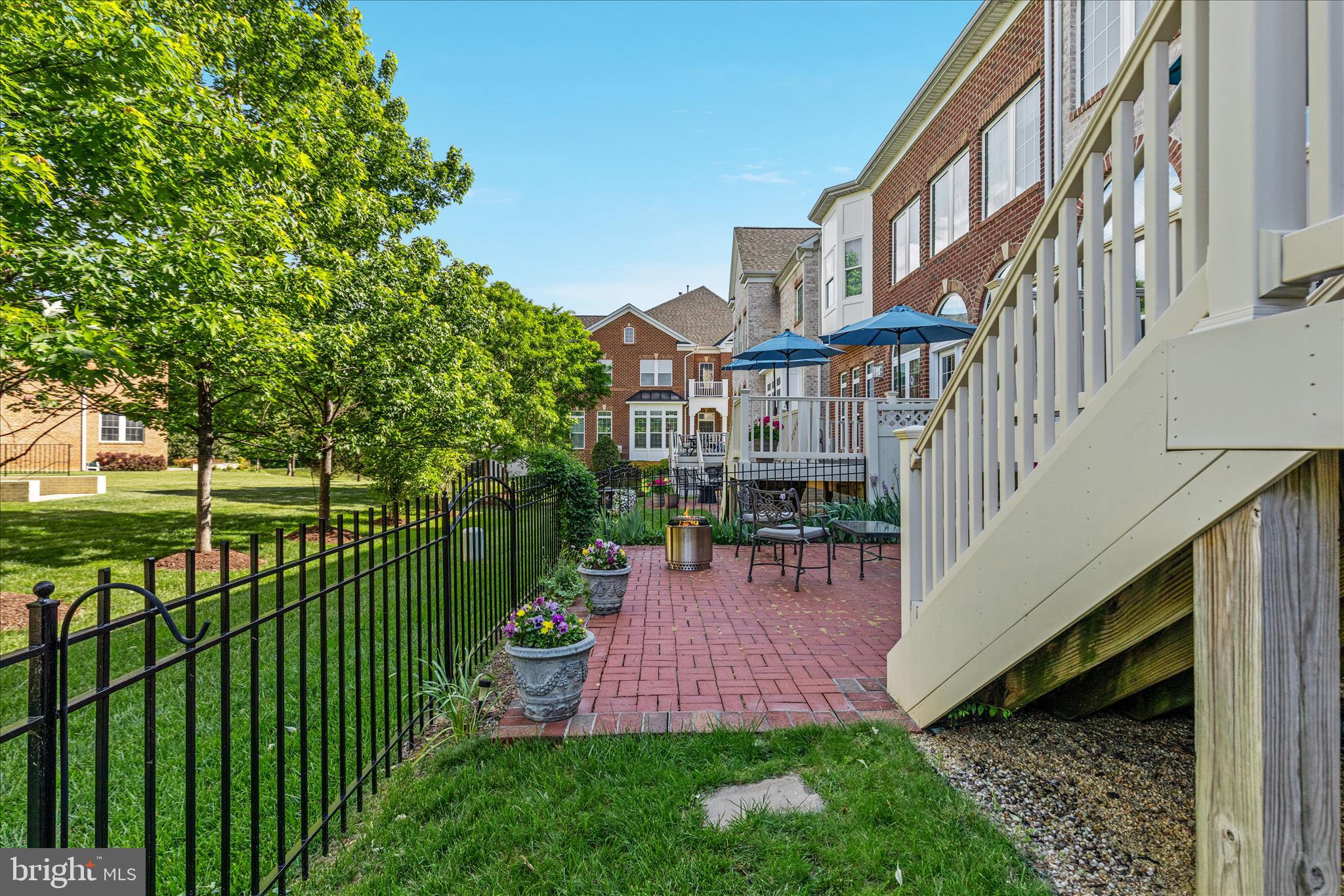KENSINGTON MANOR - Residential