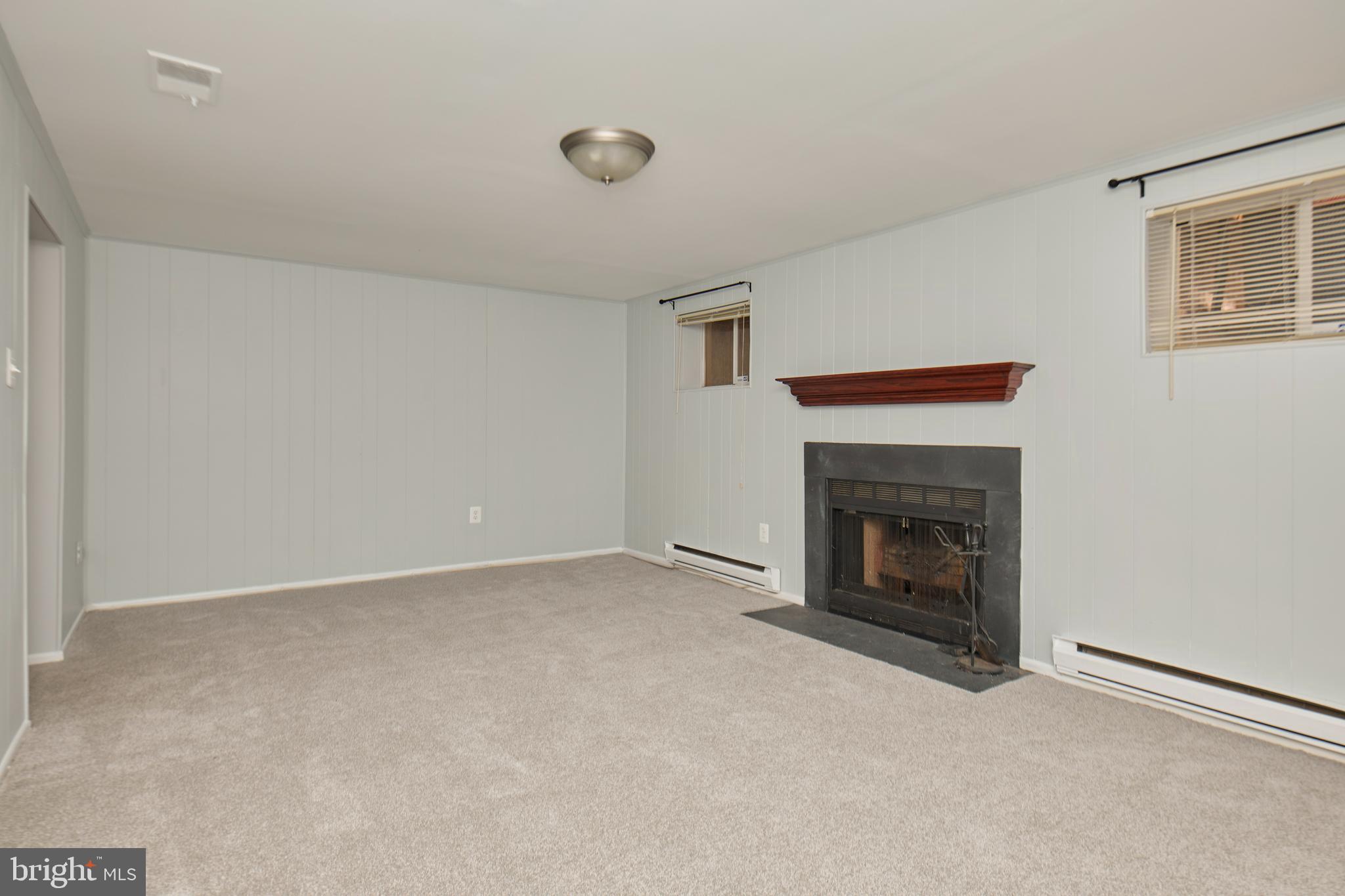 FLINT HILL MANOR - Residential