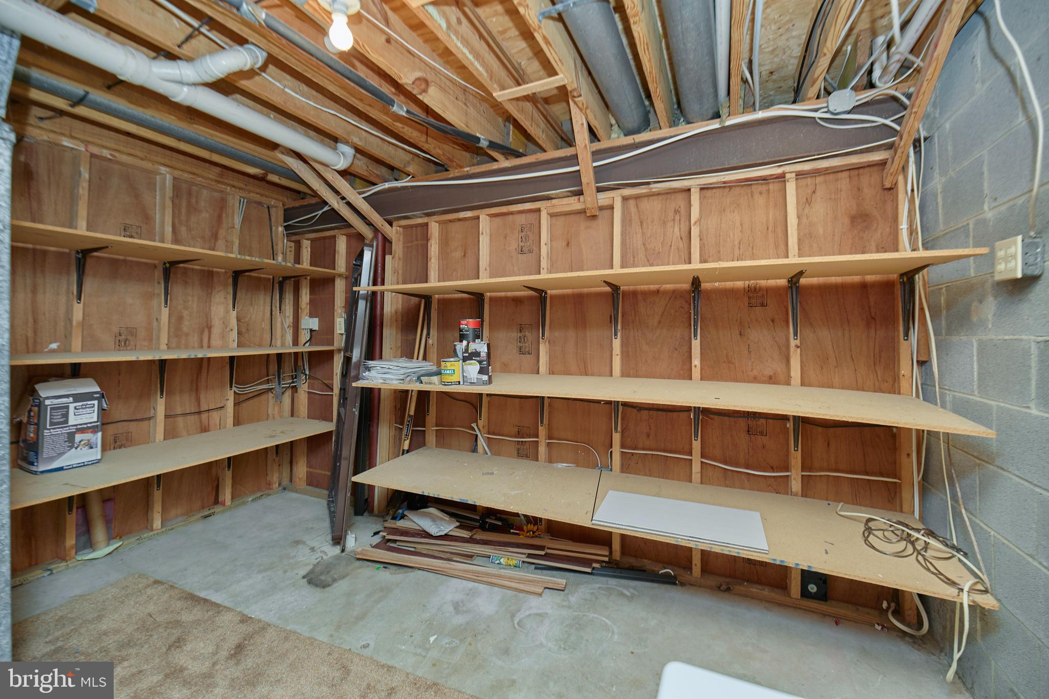 FLINT HILL MANOR - Residential