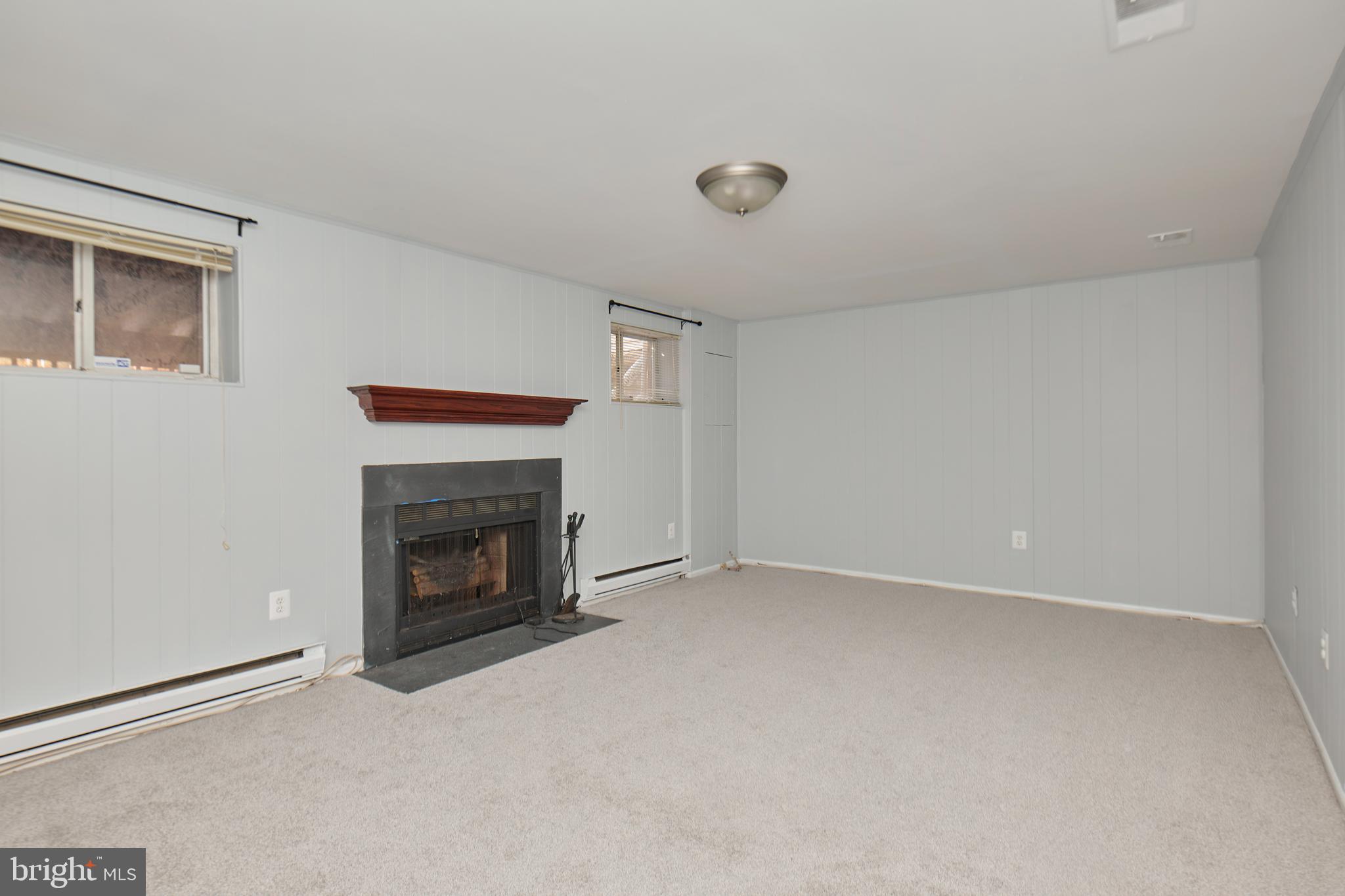 FLINT HILL MANOR - Residential