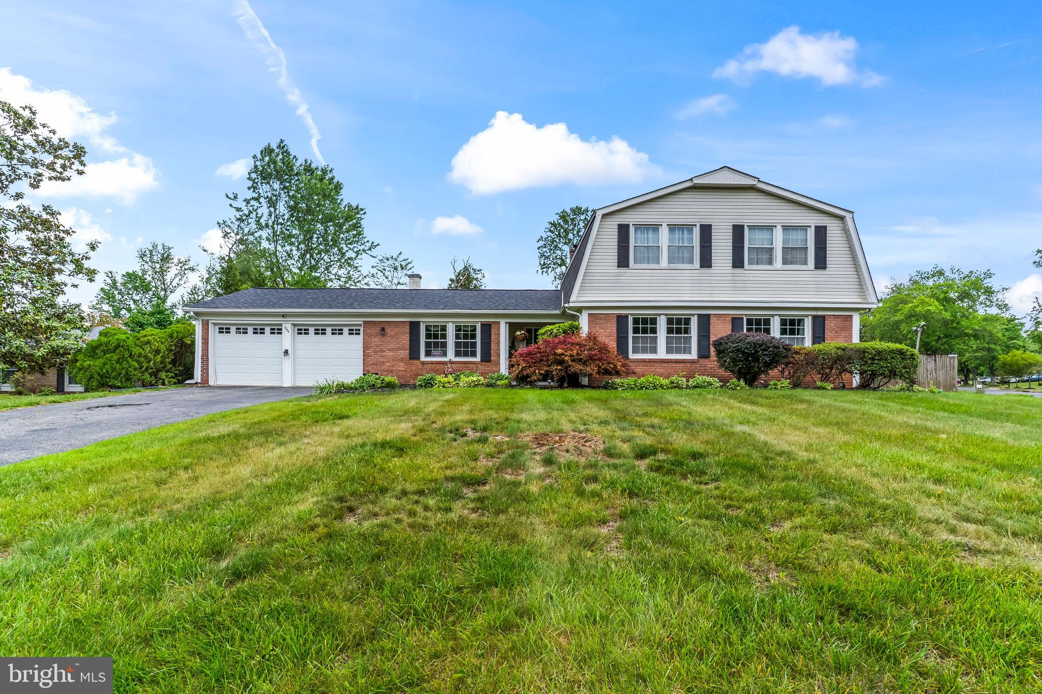 1204 WINDERMERE COURT