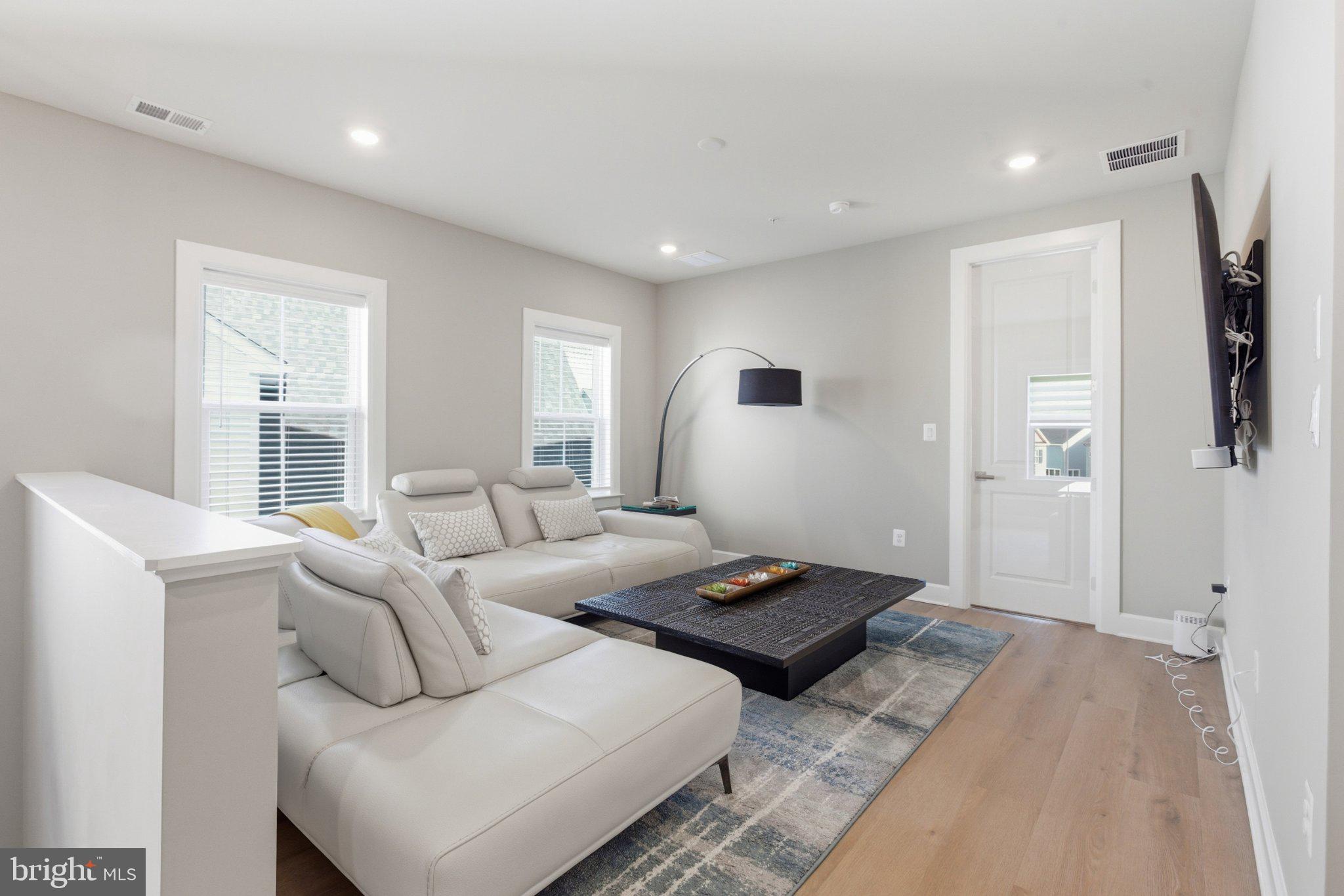 TWO RIVERS - Residential