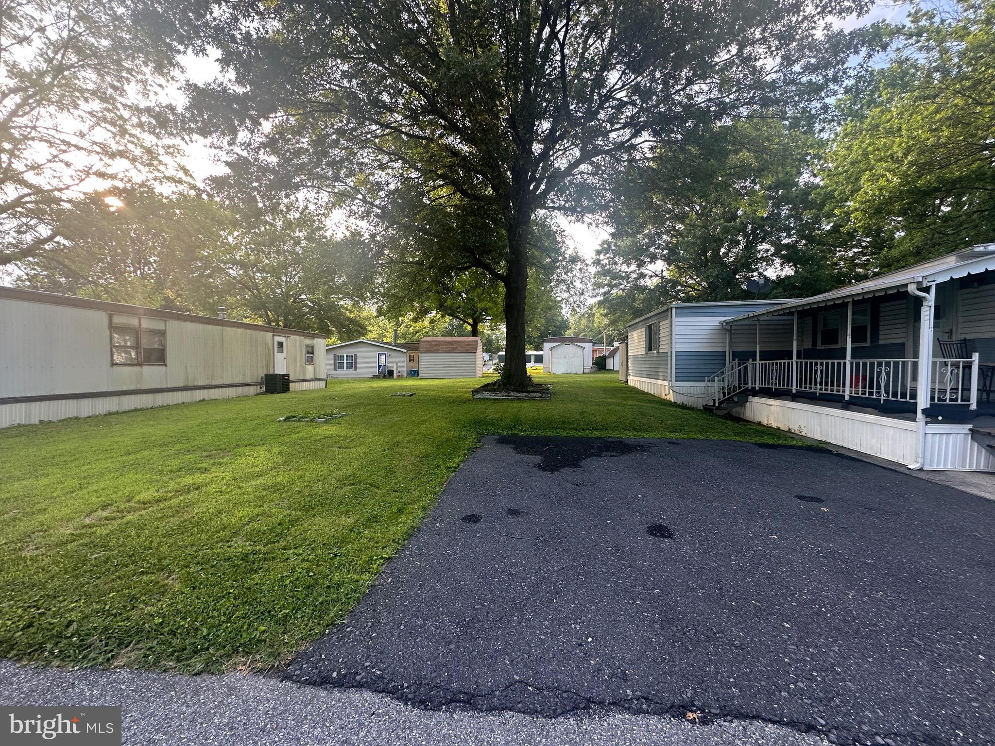 LITTLE HOLLYWOOD - Residential