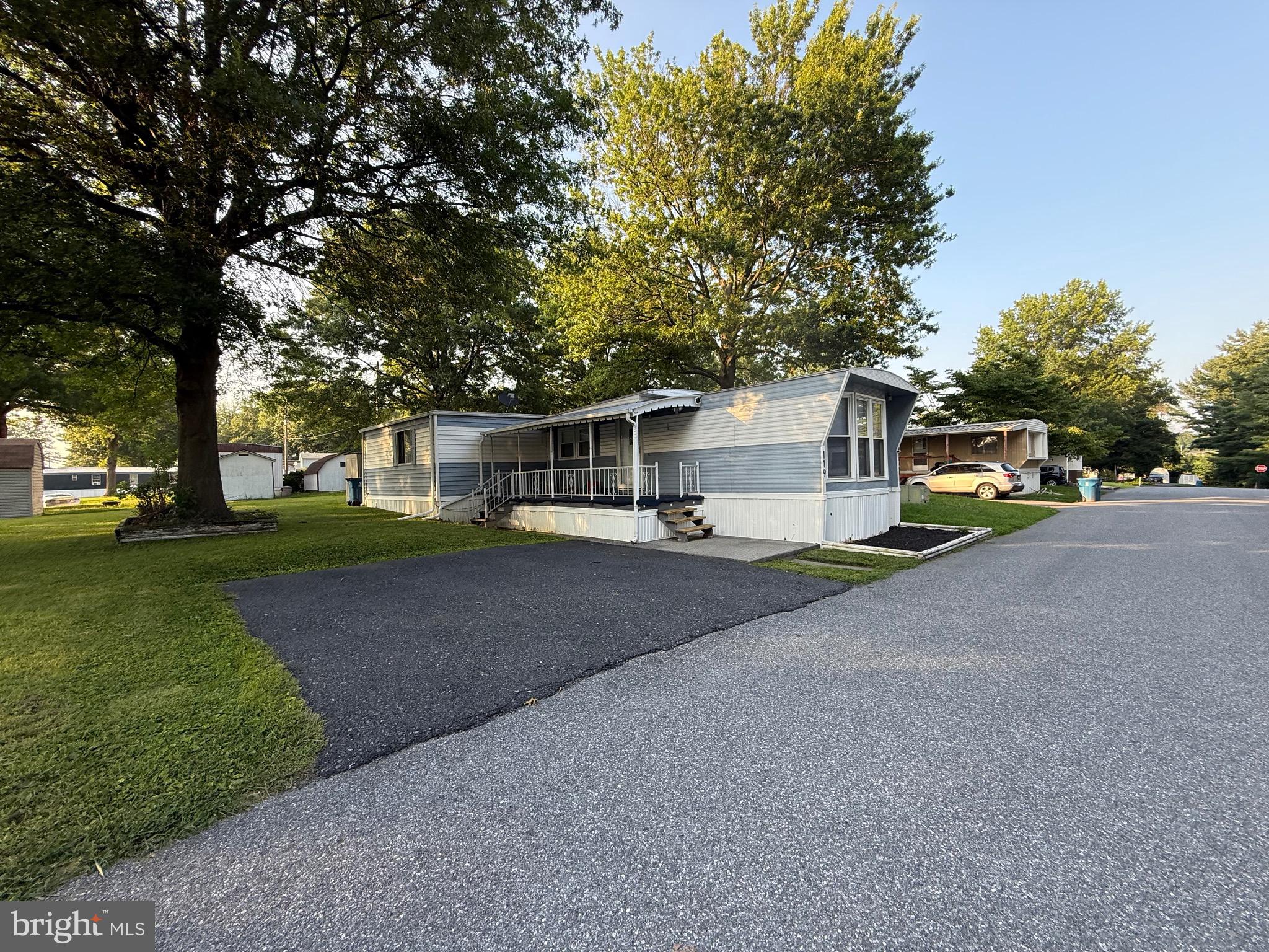 LITTLE HOLLYWOOD - Residential