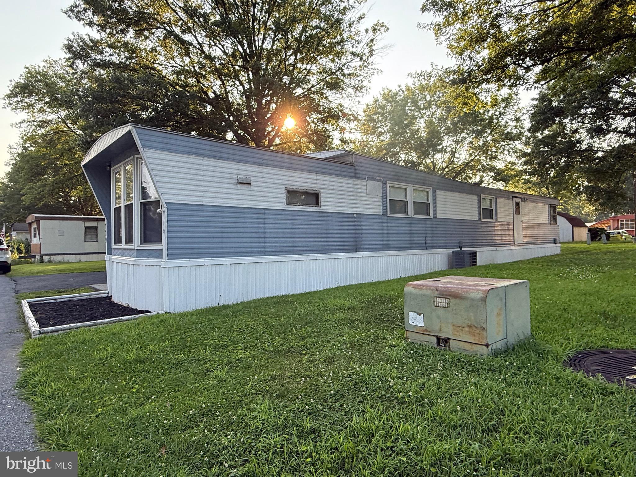 LITTLE HOLLYWOOD - Residential