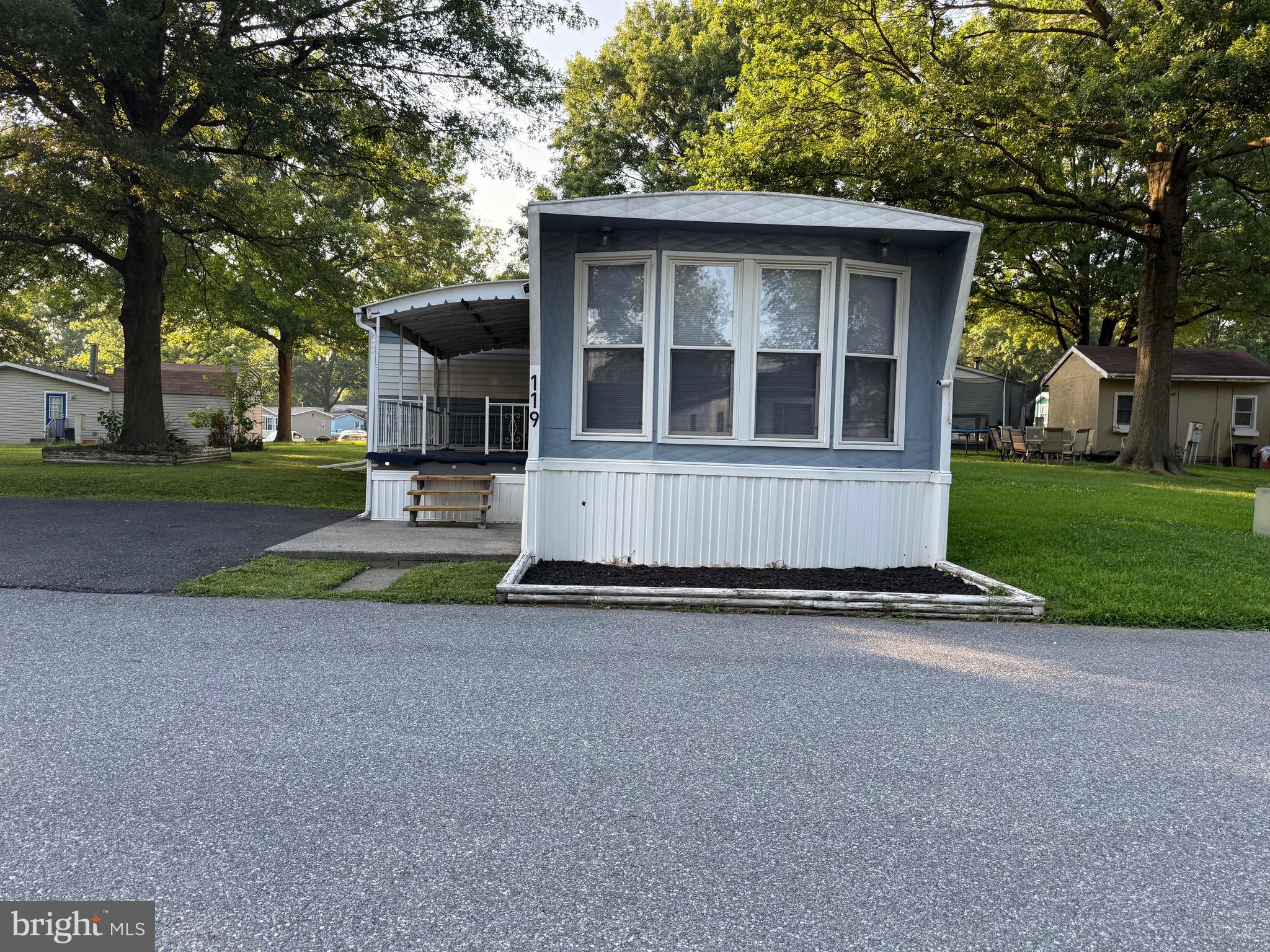 LITTLE HOLLYWOOD - Residential