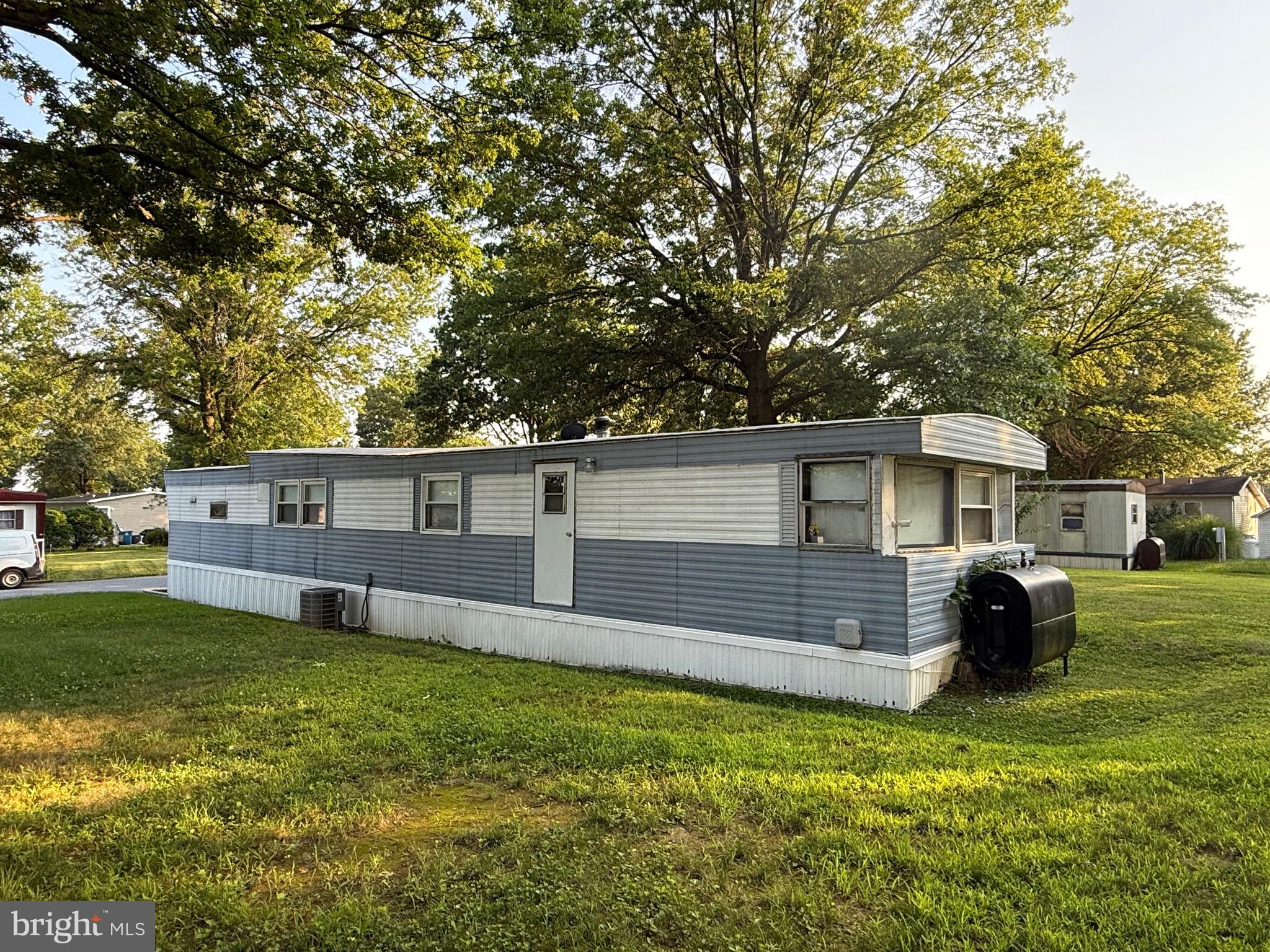 LITTLE HOLLYWOOD - Residential