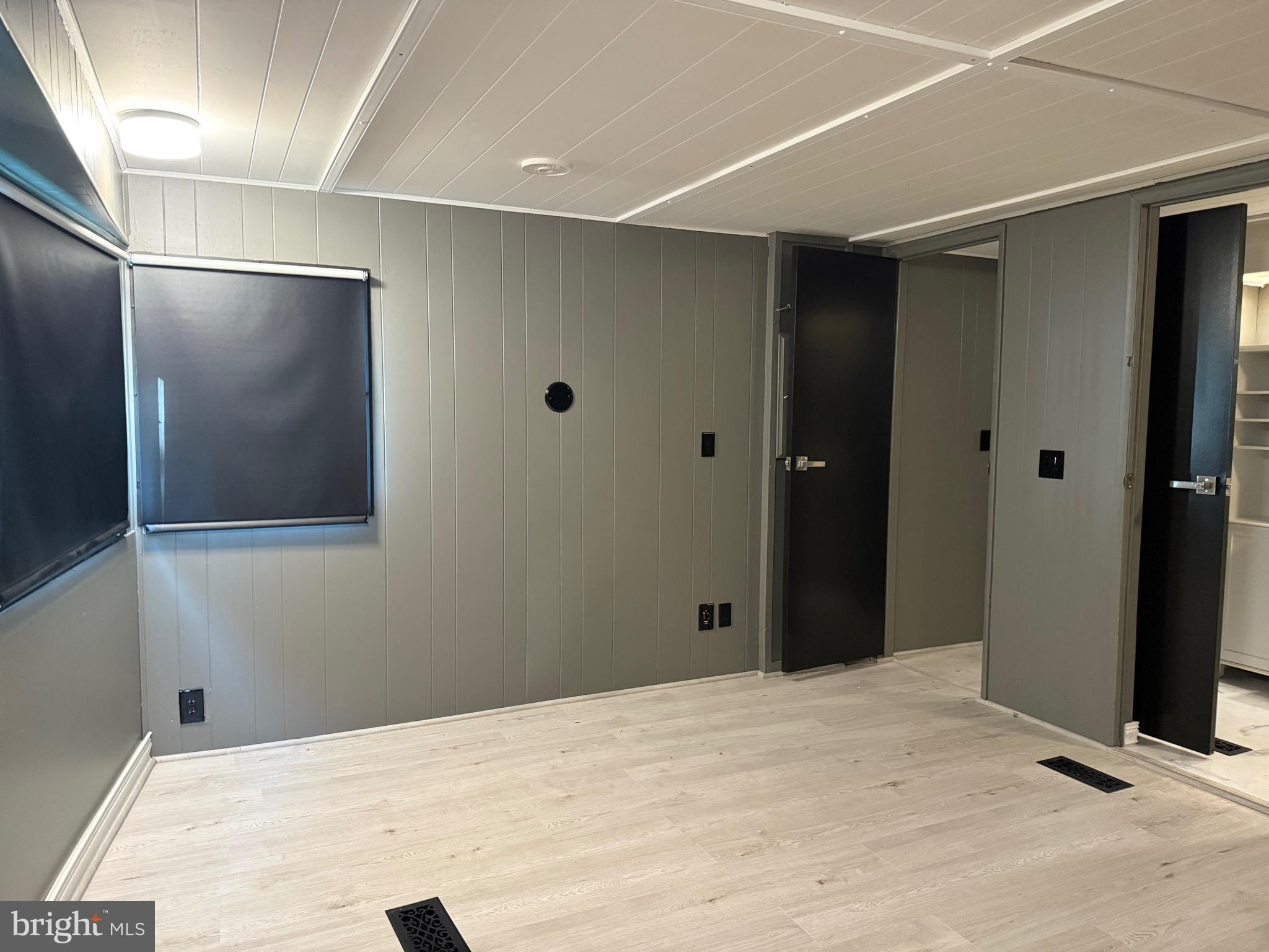 LITTLE HOLLYWOOD - Residential