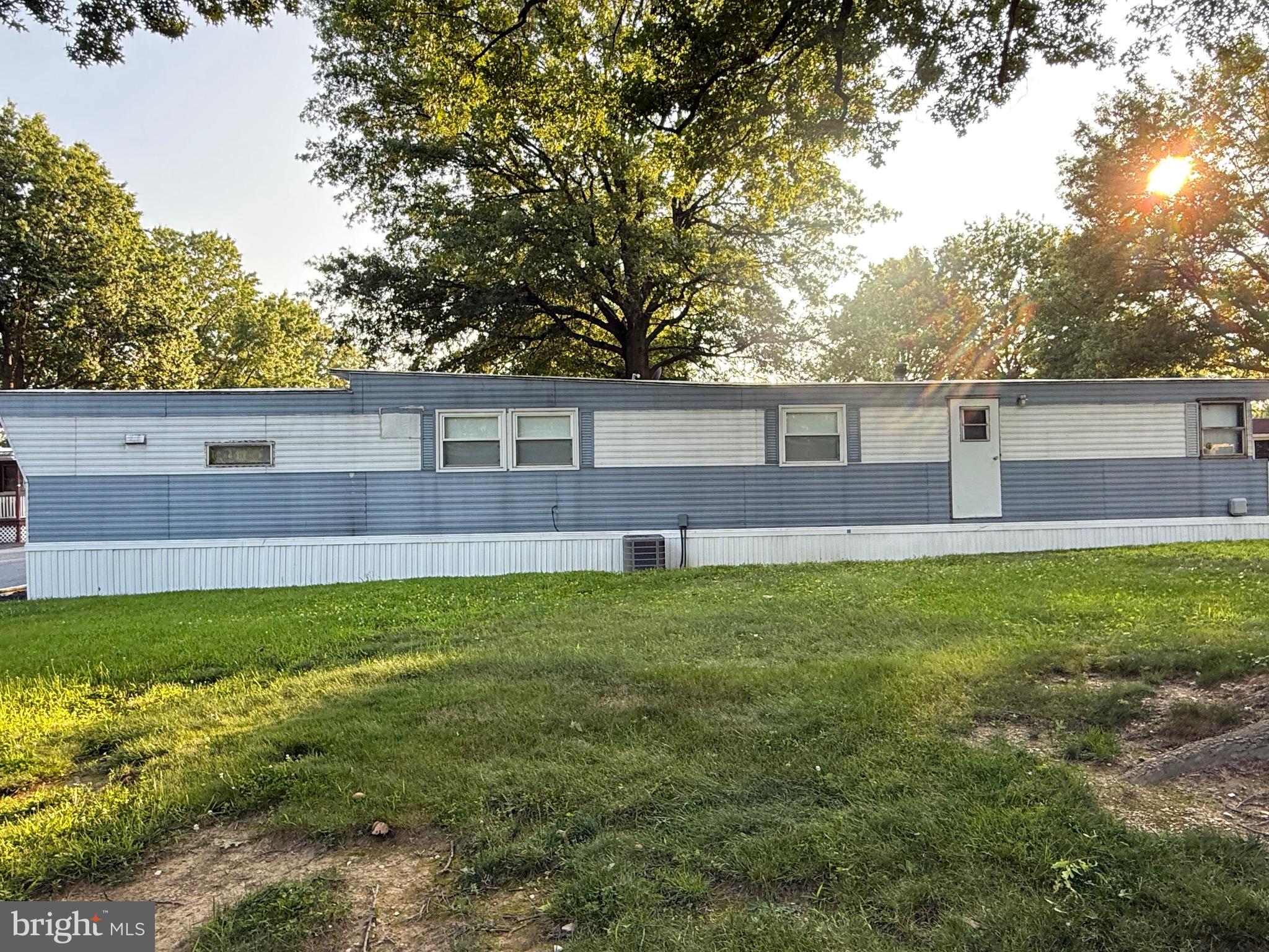 LITTLE HOLLYWOOD - Residential