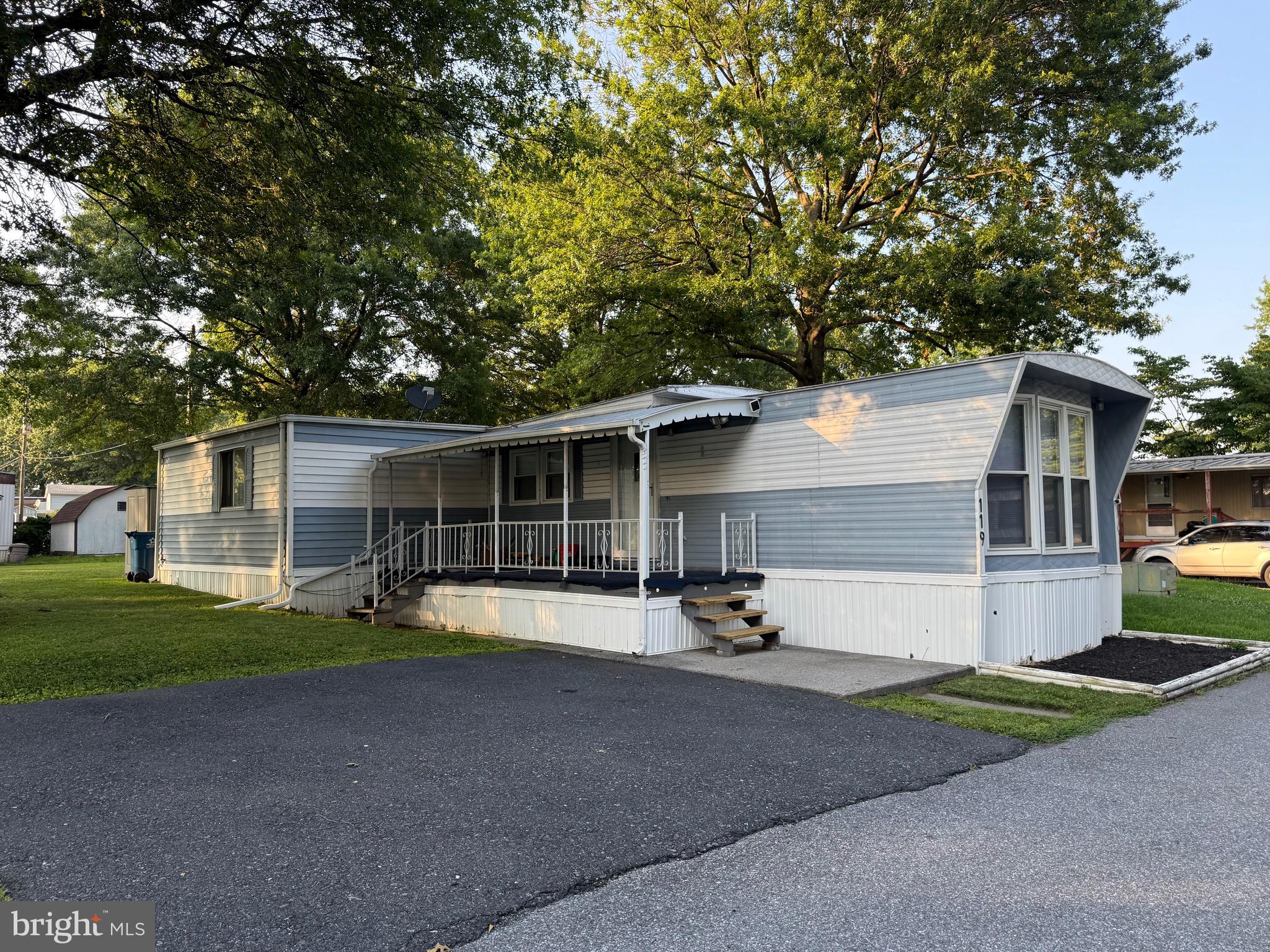 LITTLE HOLLYWOOD - Residential