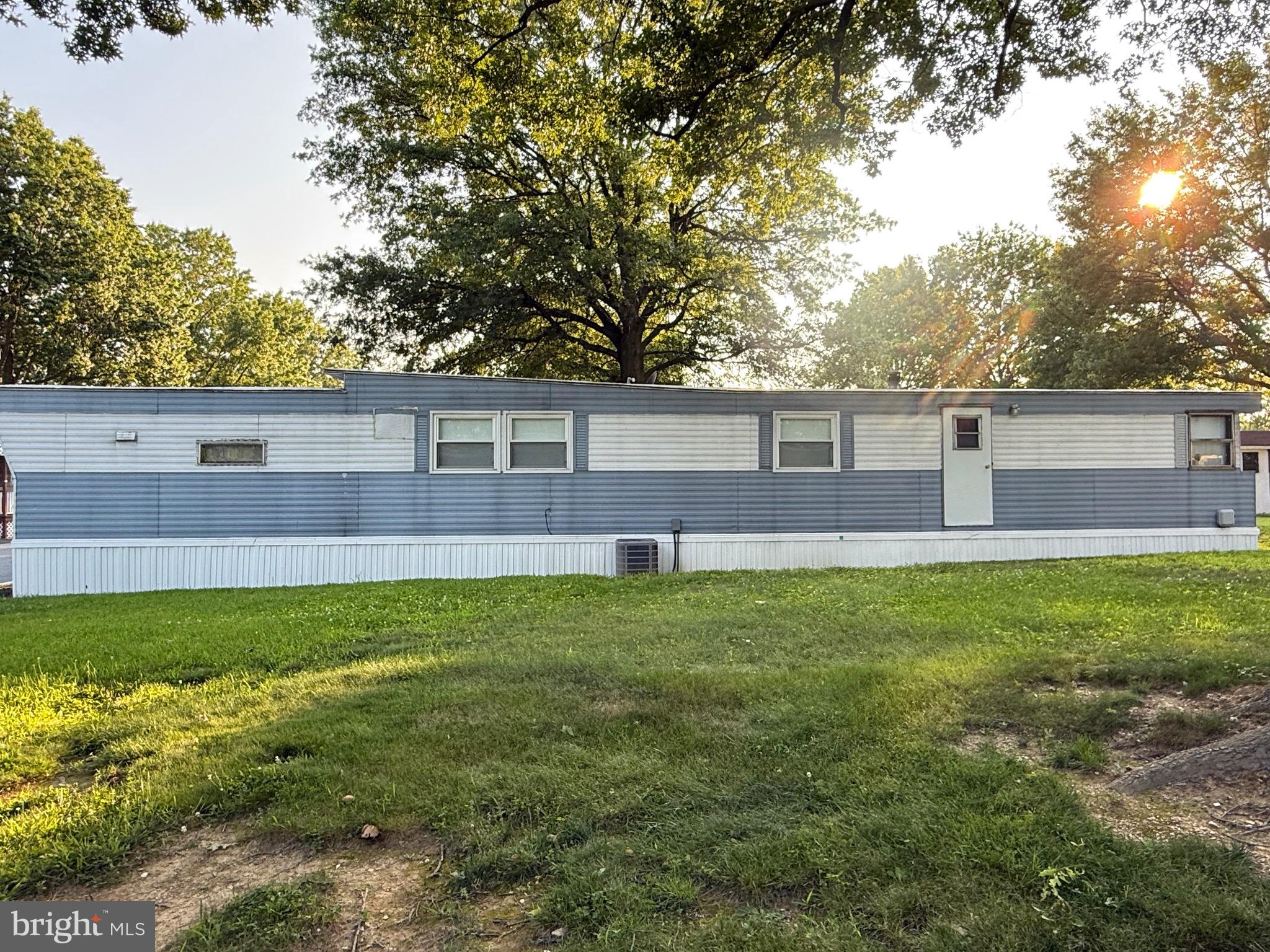 LITTLE HOLLYWOOD - Residential