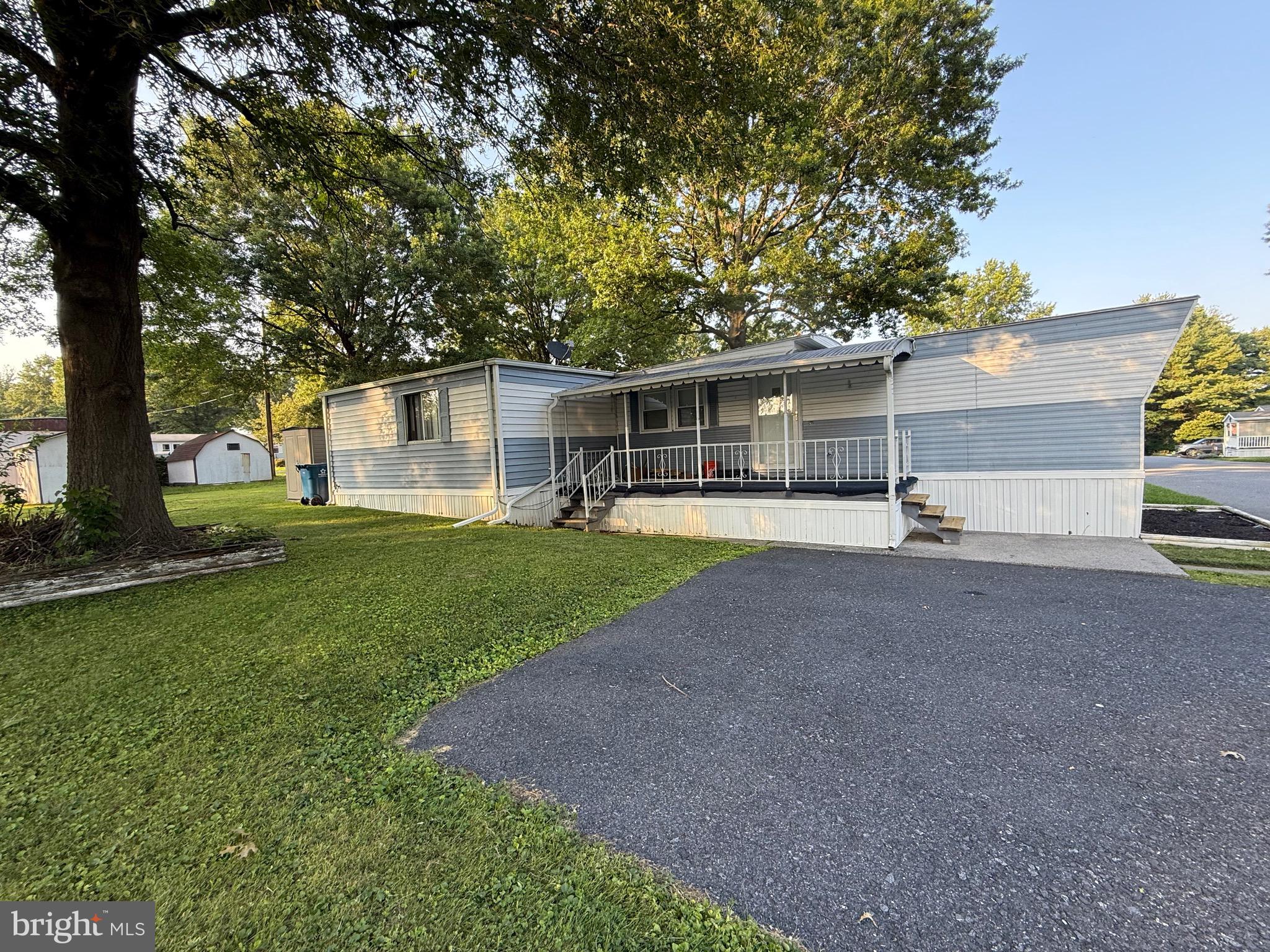 LITTLE HOLLYWOOD - Residential