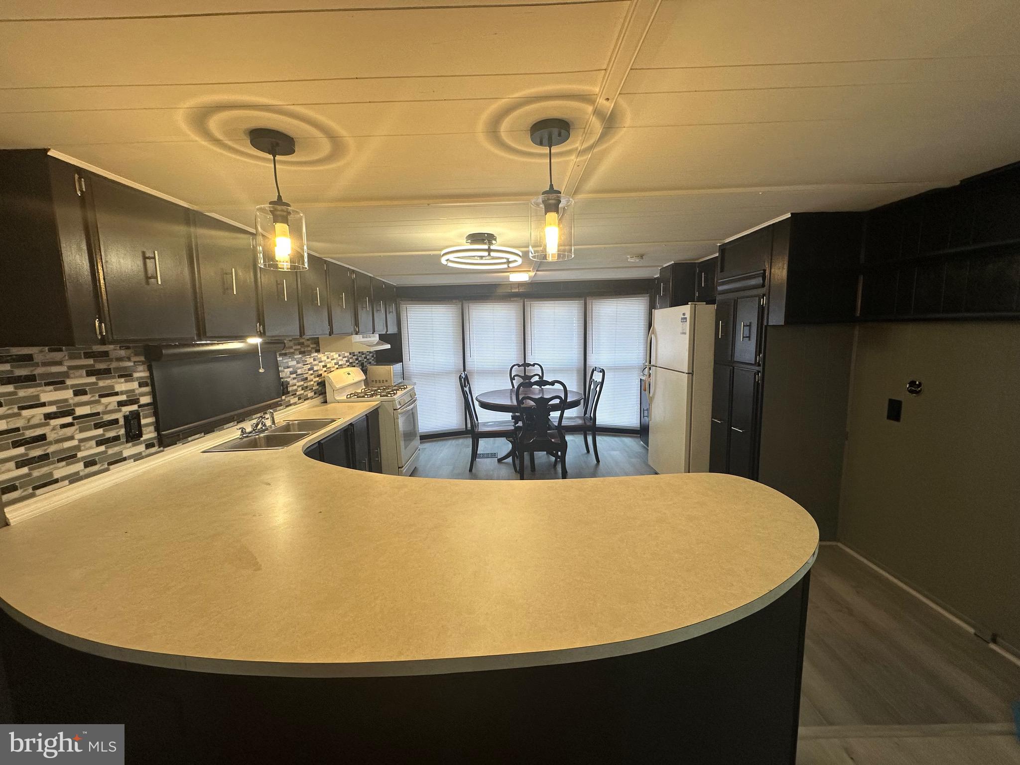 LITTLE HOLLYWOOD - Residential