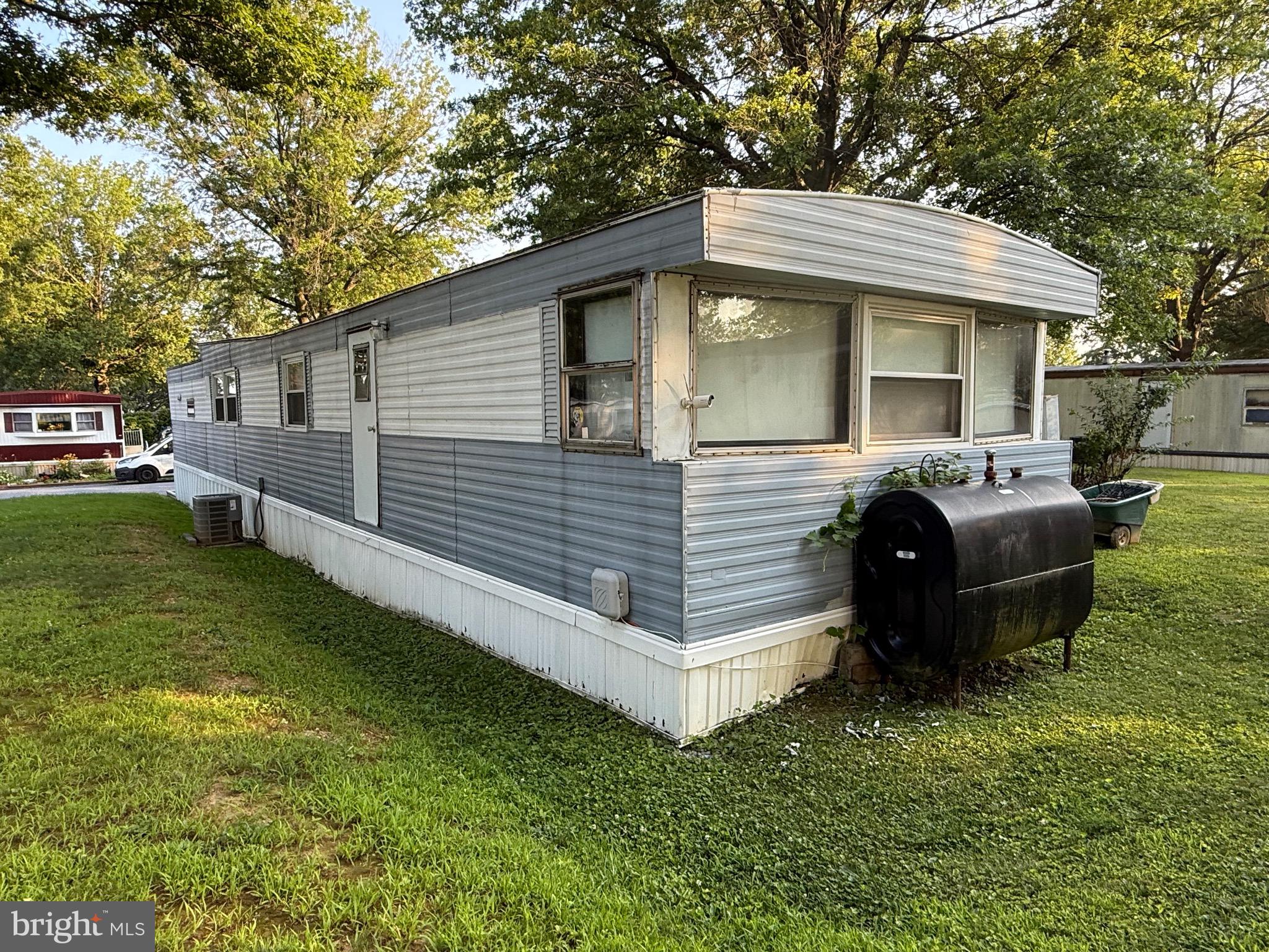 LITTLE HOLLYWOOD - Residential