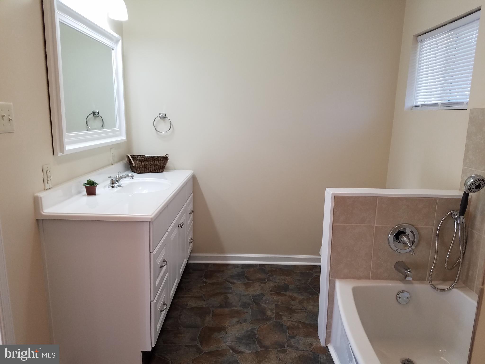 ROLLING FIELDS - Residential Lease