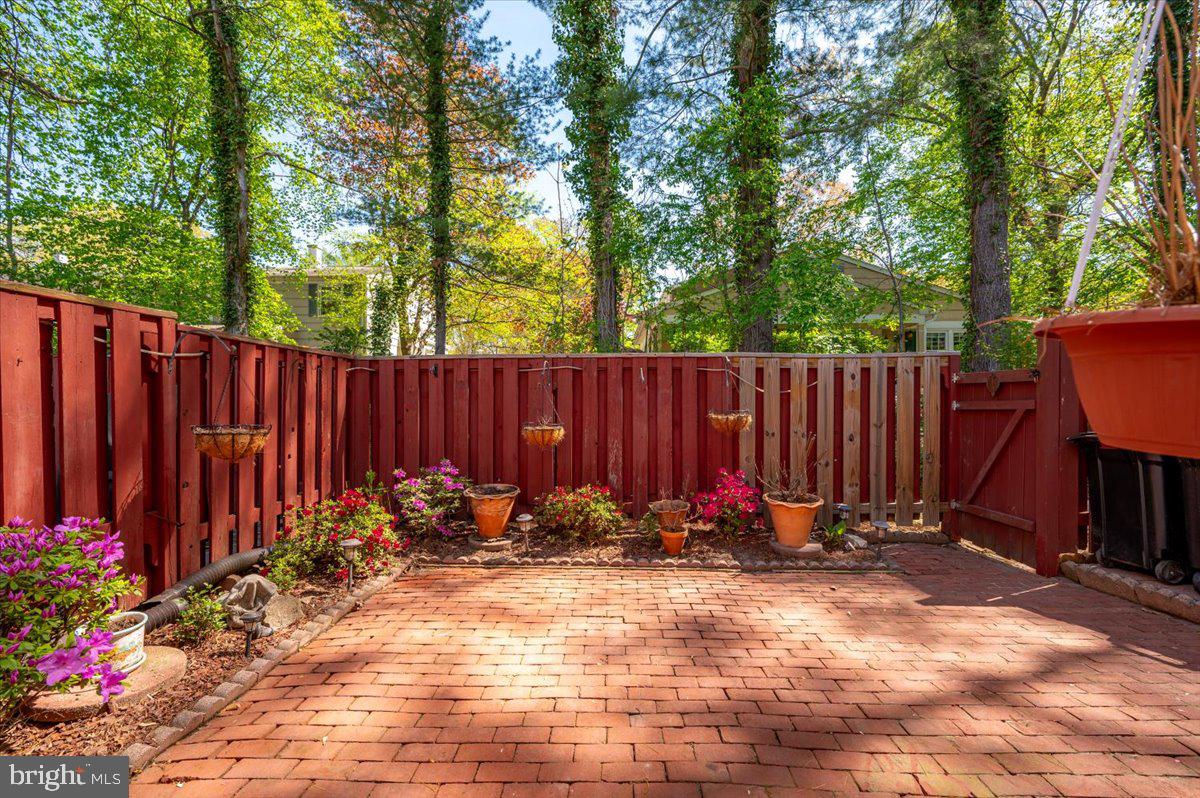 CROFTON TOWNE - Residential