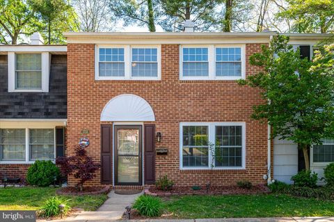1715 FERNHAM COURT CROFTON MD 21114