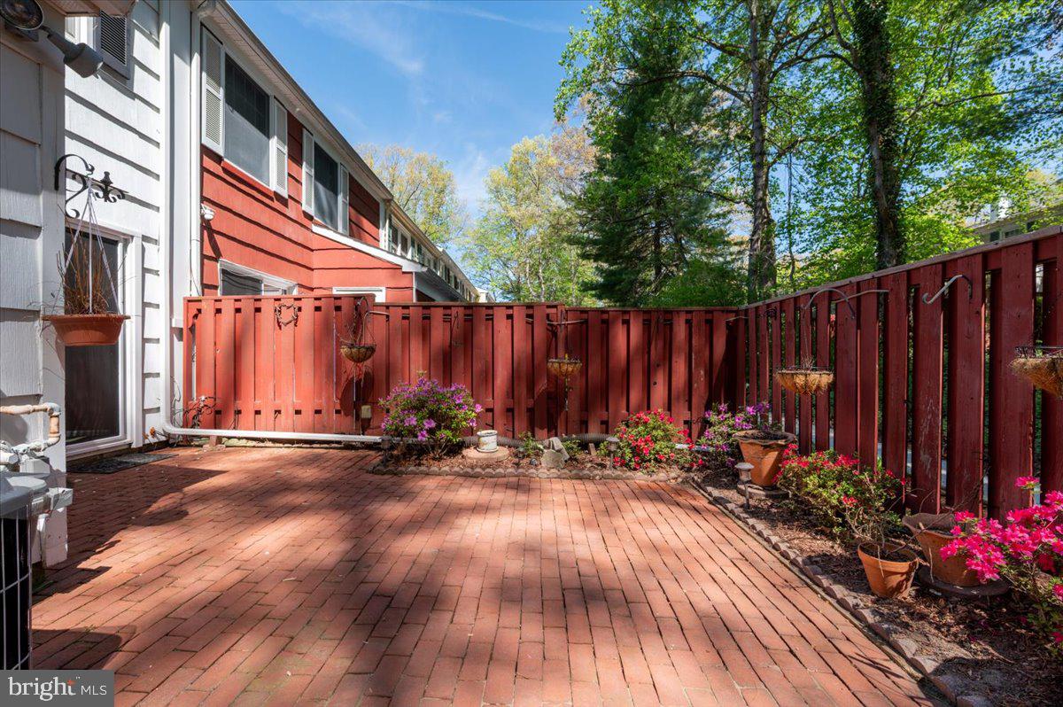 CROFTON TOWNE - Residential