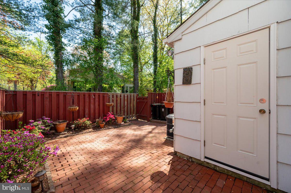 CROFTON TOWNE - Residential