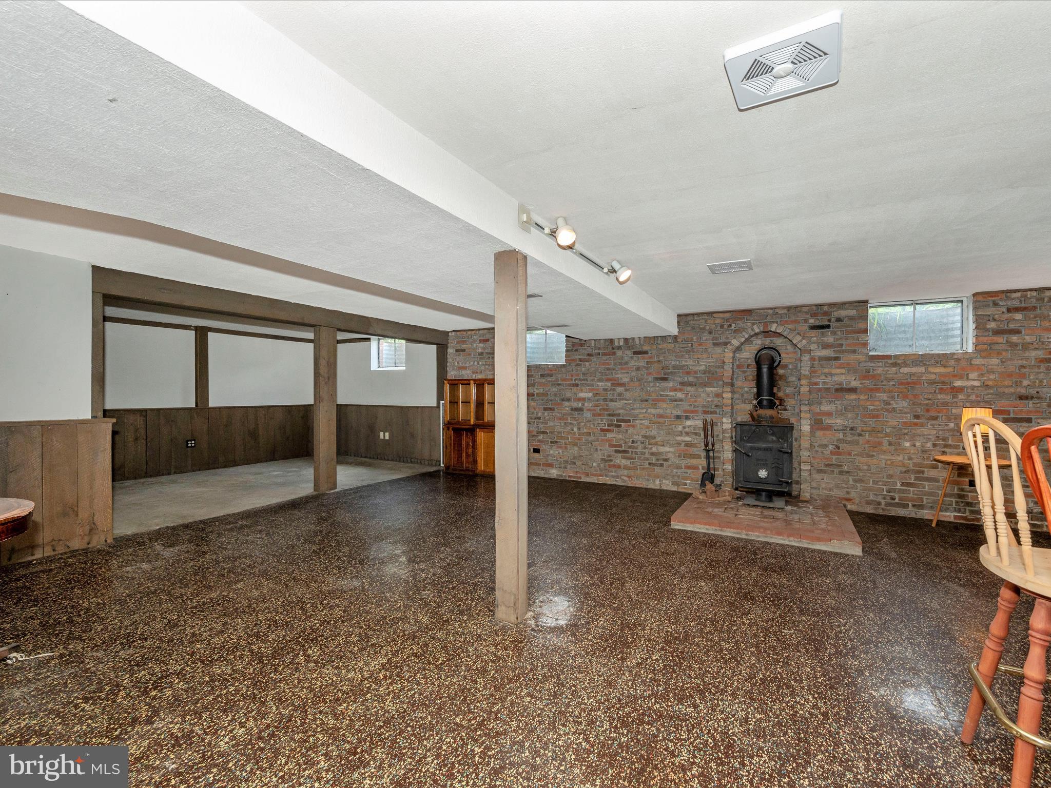 GLADE VILLAGE - Residential