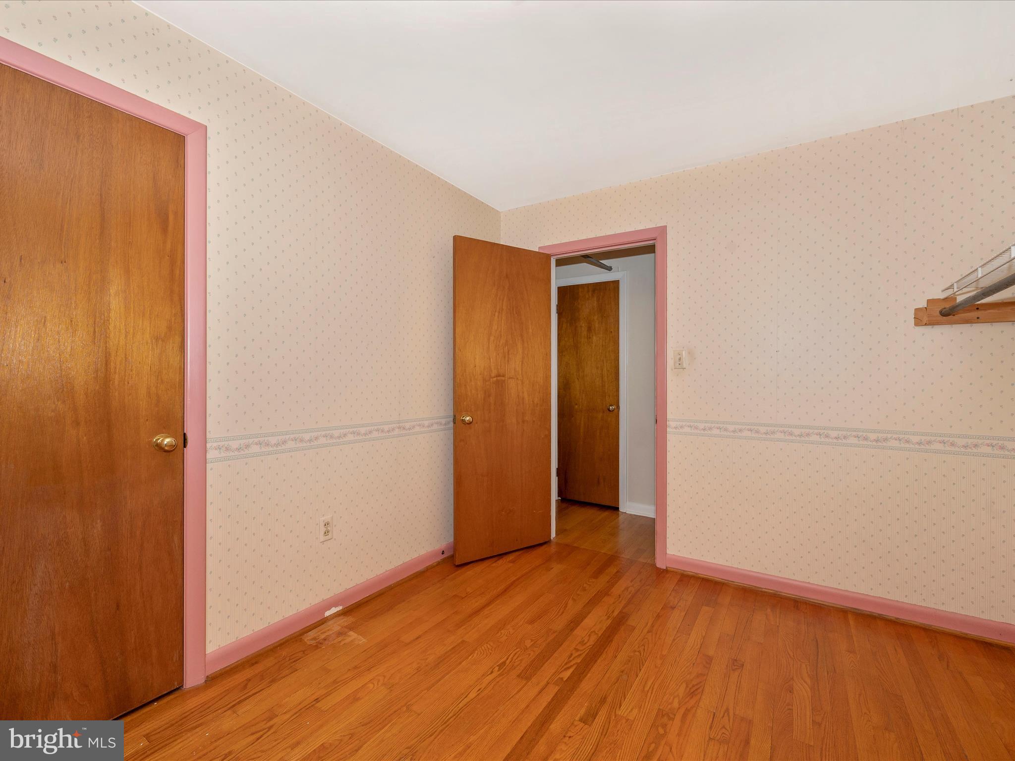 GLADE VILLAGE - Residential